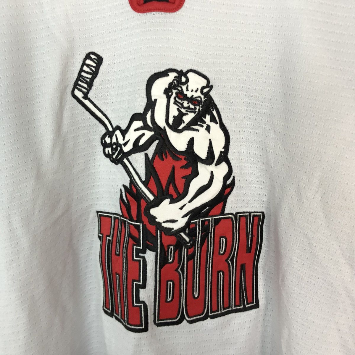 Japanese Brand The Burn devil ice skating White Jersey #3135 Size US XXL / EU 58 / 5 - 10 Thumbnail