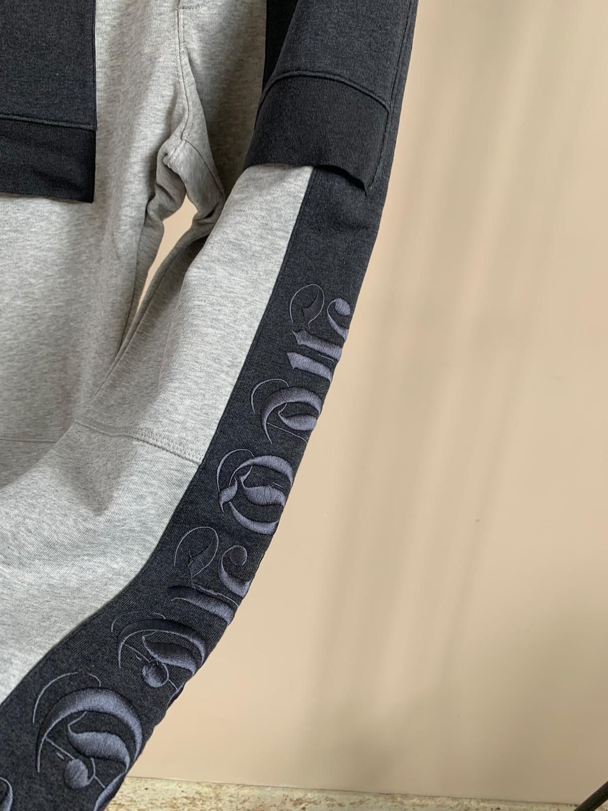 Alexander McQueen Contrast Sweat Pants With Logo Trim in Grey Size US 32 / EU 48 - 5 Thumbnail