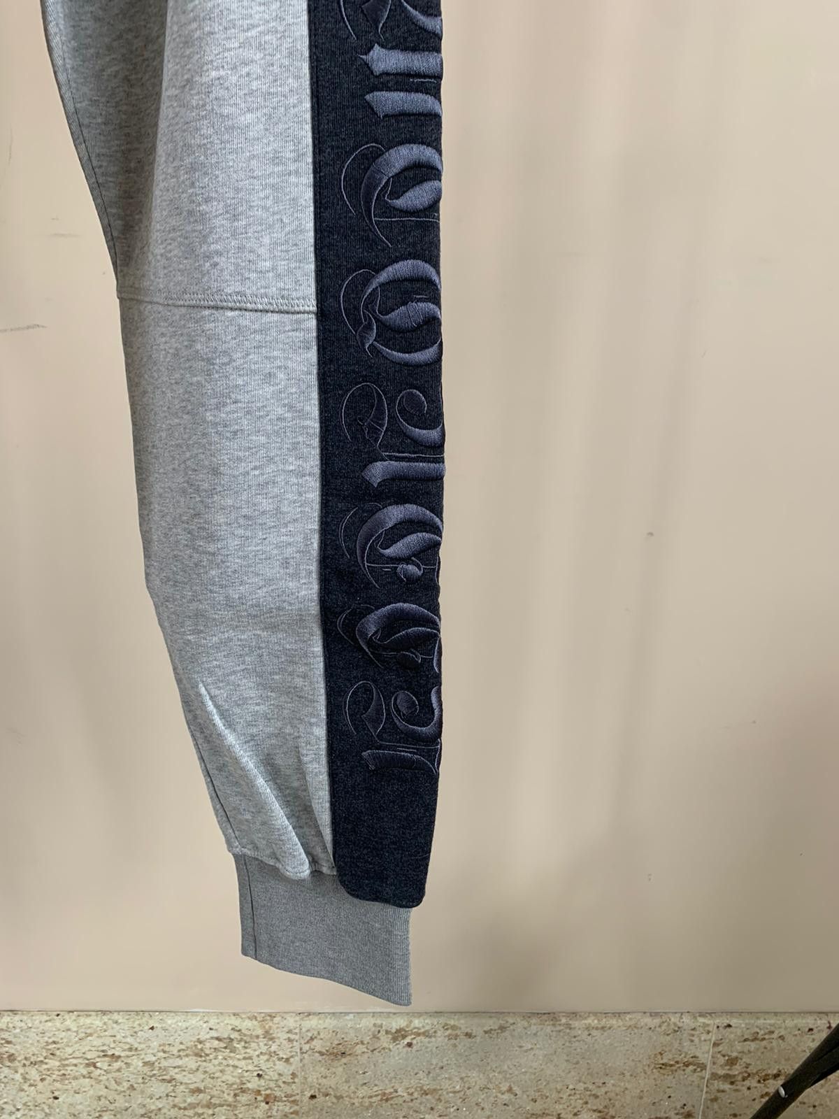 Alexander McQueen Contrast Sweat Pants With Logo Trim in Grey Size US 32 / EU 48 - 3 Thumbnail