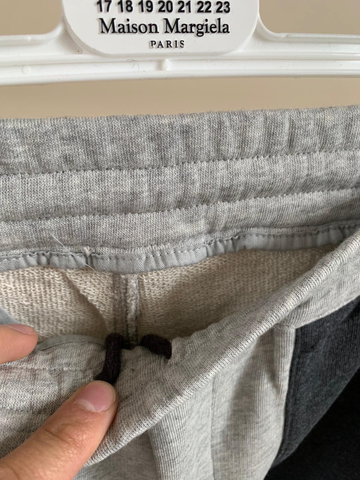 Alexander McQueen Contrast Sweat Pants With Logo Trim in Grey Size US 32 / EU 48 - 11 Thumbnail
