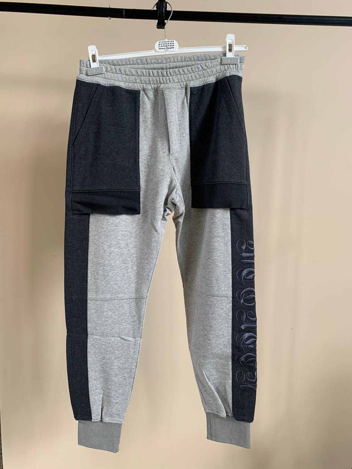 Alexander McQueen Contrast Sweat Pants With Logo Trim in Grey Size US 32 / EU 48 - 1 Thumbnail
