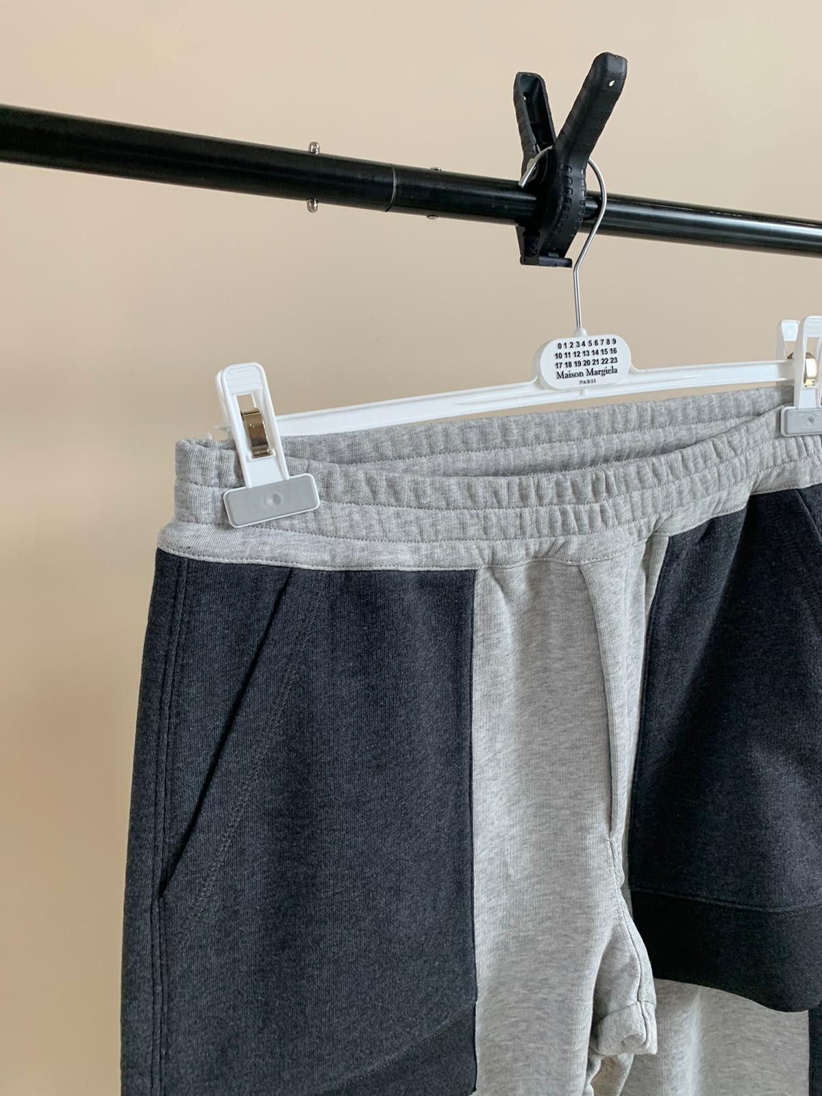 Alexander McQueen Contrast Sweat Pants With Logo Trim in Grey Size US 32 / EU 48 - 8 Thumbnail