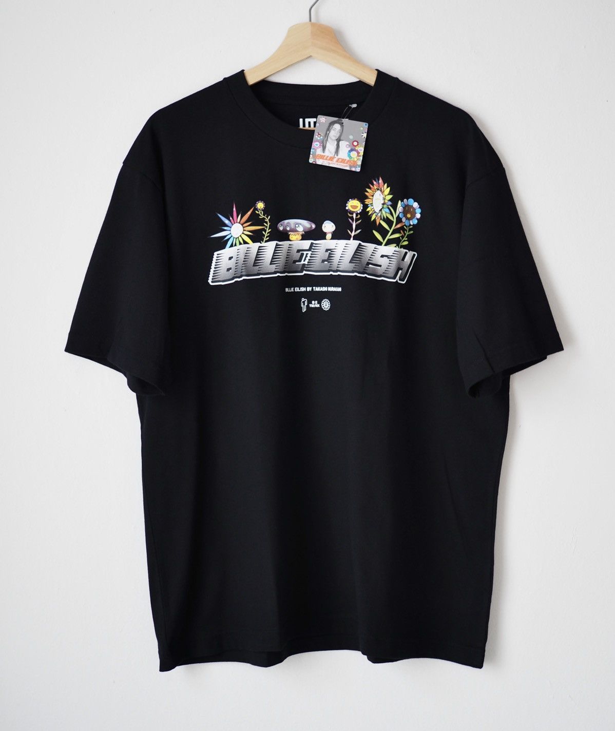 Billie Eilish Streetwear Takashi Murakami Billie Eilish x Takashi Murakami Uniqlo T shirt medium Grailed