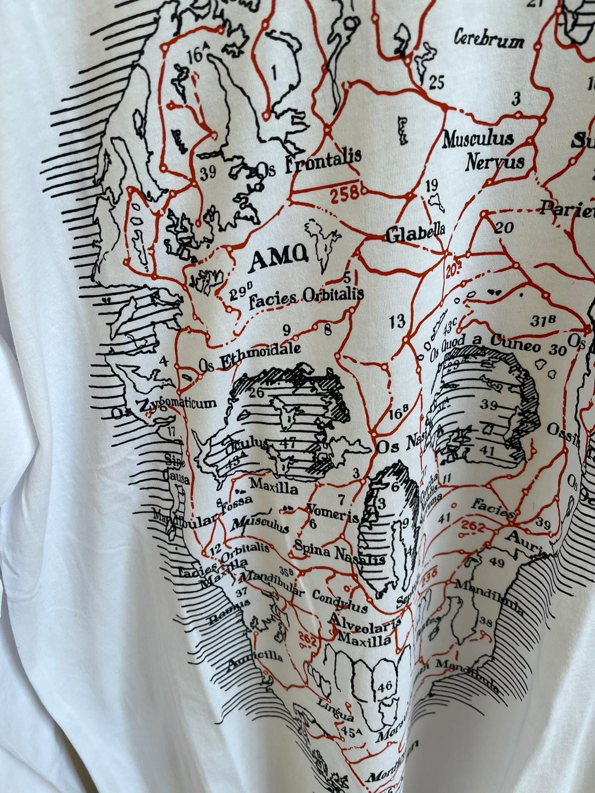 Alexander McQueen Long Sleeve T-Shirt in White Size US L / EU 52-54 / 3 - 5 Thumbnail