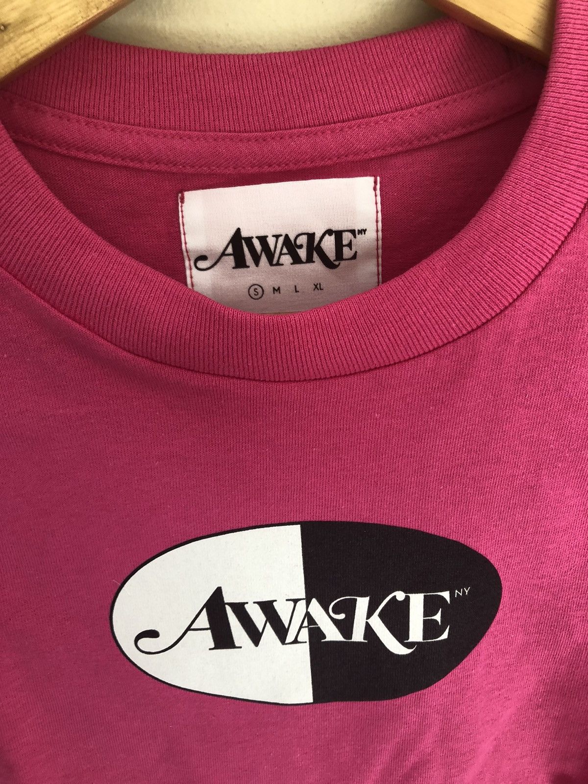 Awake NY Awake NY split logo magenta t-shirt Size US S / EU 44-46 / 1 - 2 Thumbnail