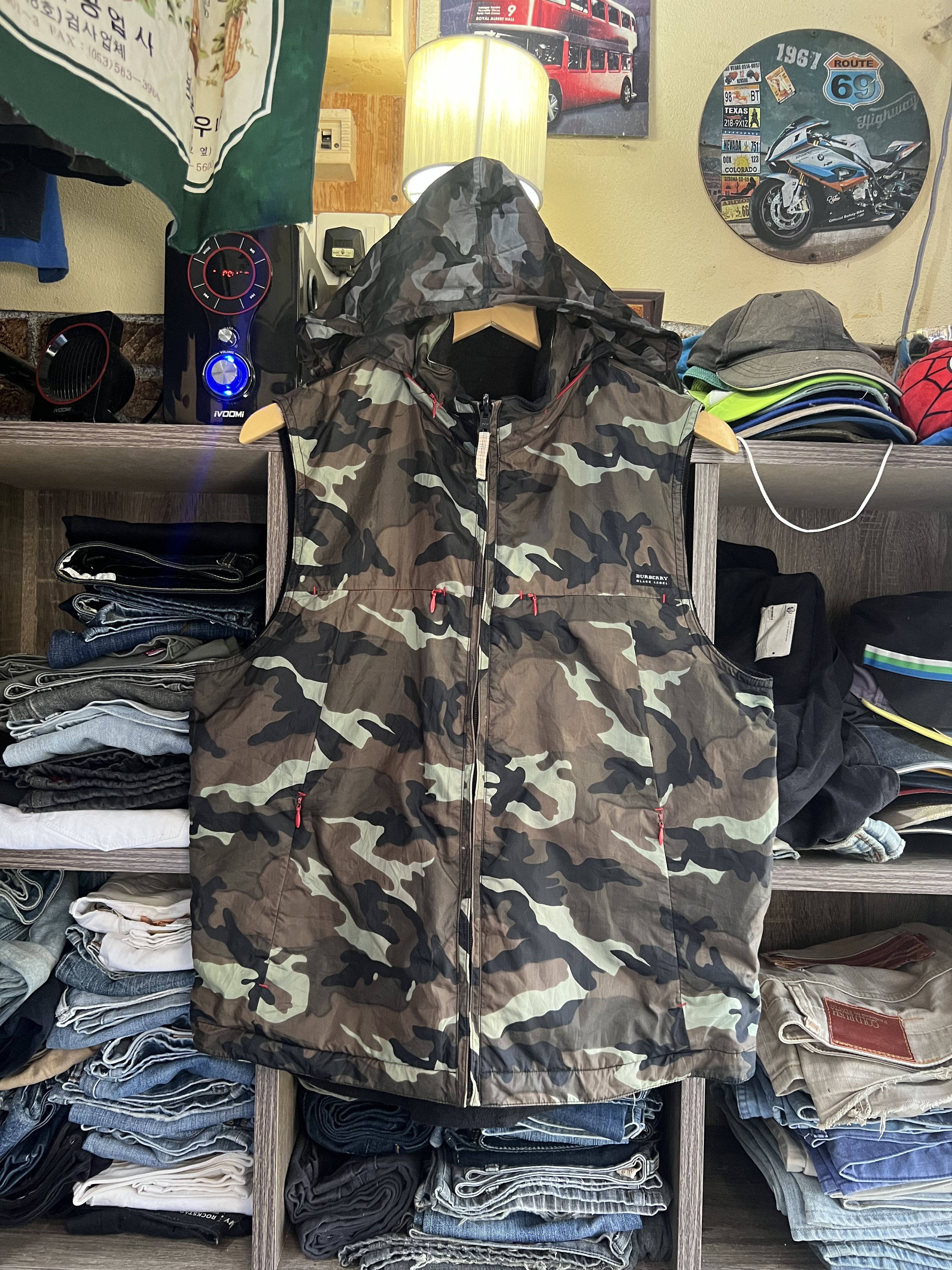 Burberry 🔥Rare Reversible Burberry Black Label Camo Vest Size US M / EU 48-50 / 2 - 1 Thumbnail