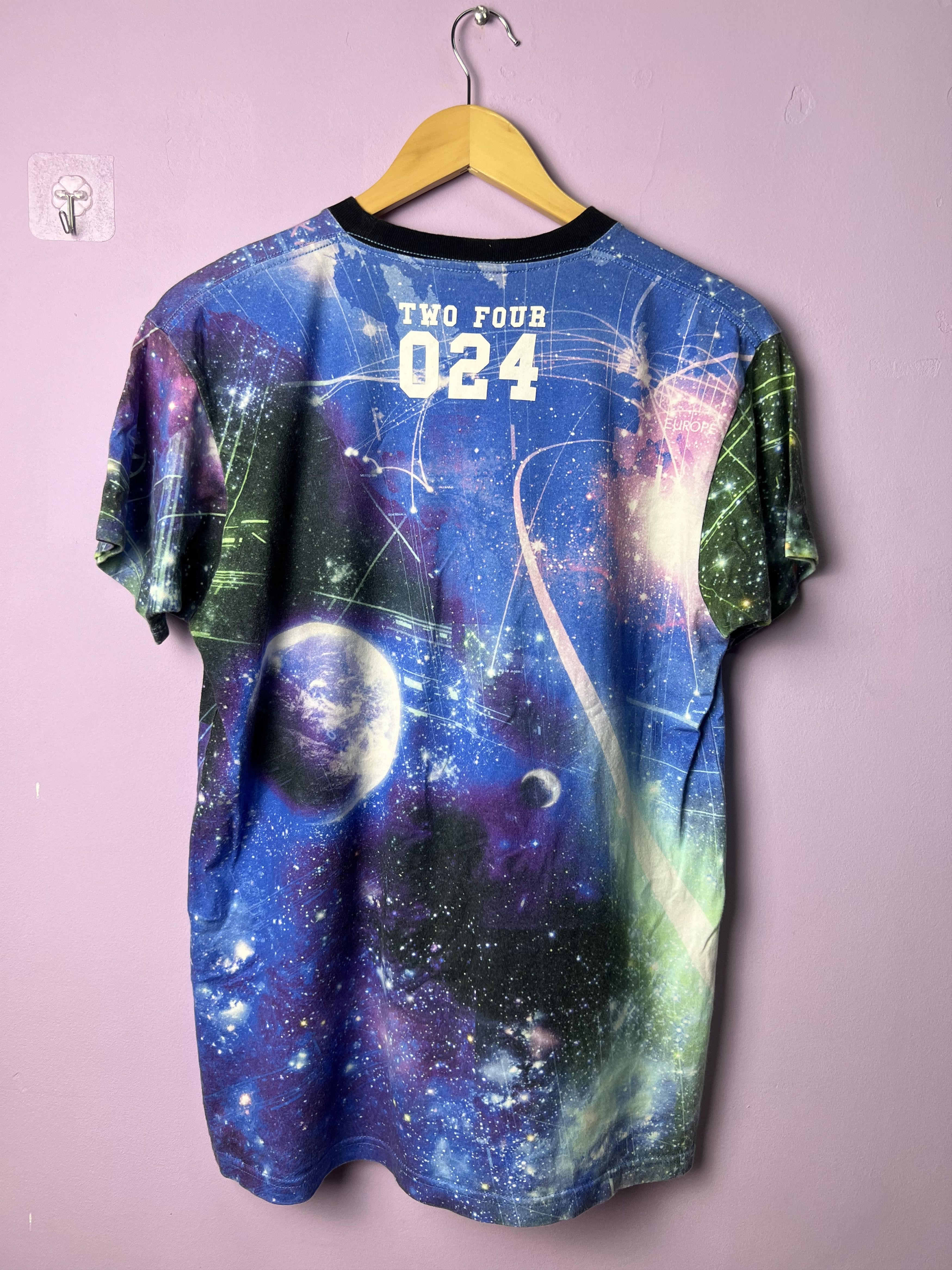 Japanese Brand 🔥Rare Allover Printed 24 Karats Space Tees Size US M / EU 48-50 / 2 - 2 Thumbnail