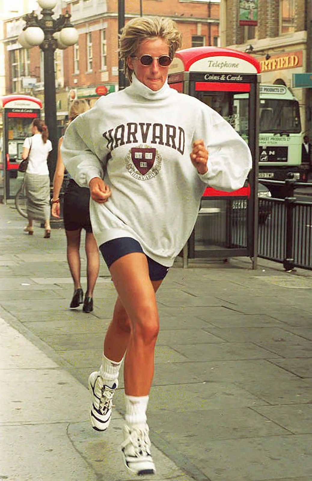 Champion Vintage Champion Harvard Hoodie Sweatshirt Size US S / EU 44-46 / 1 - 1 Thumbnail