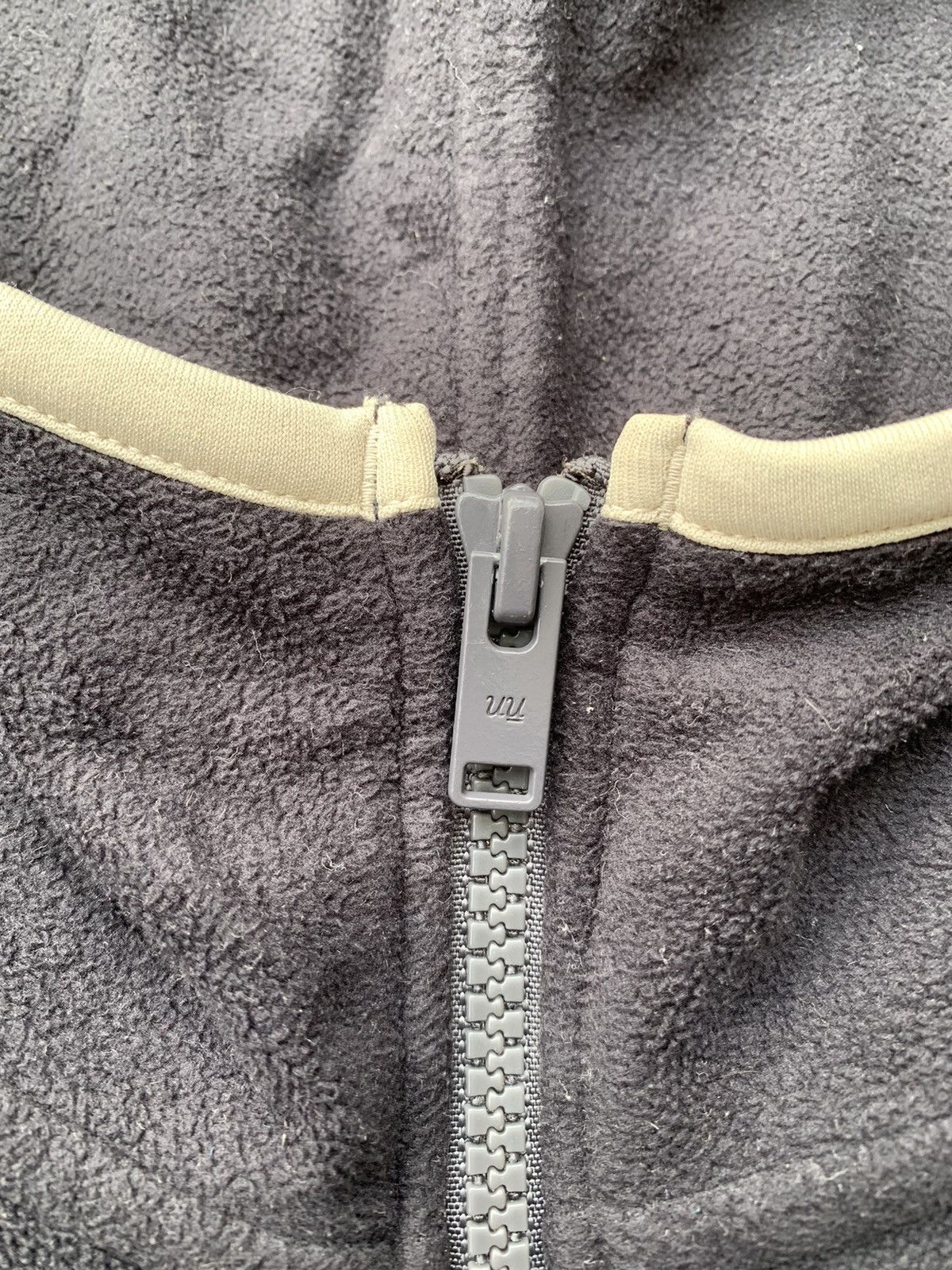 Japanese Brand Uniqlo UU x Undercover Fleece Hooded Jacket Size US M / EU 48-50 / 2 - 7 Thumbnail