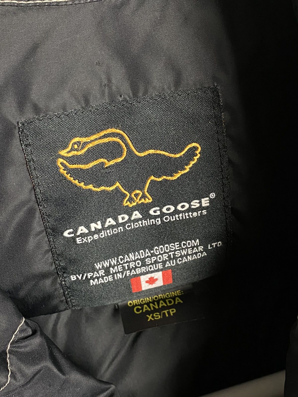 Canada Goose Canada Goose vintage beige puffer vest Size US M / EU 48-50 / 2 - 4 Thumbnail