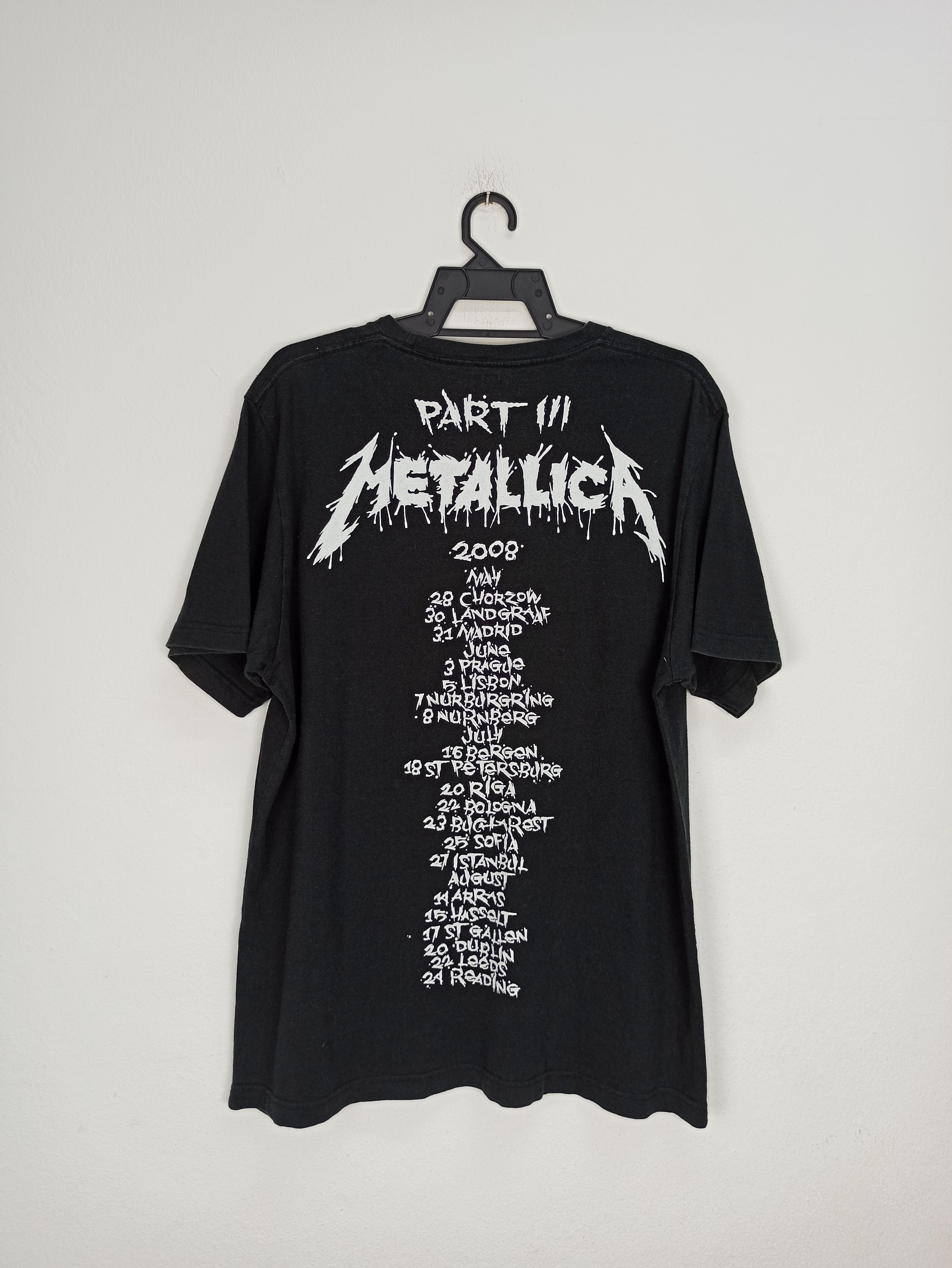 Band Tees 🔥Rare🔥 Band Tee Metallica Tour 2009 X Uniqlo Size US XL / EU 56 / 4 - 2 Thumbnail
