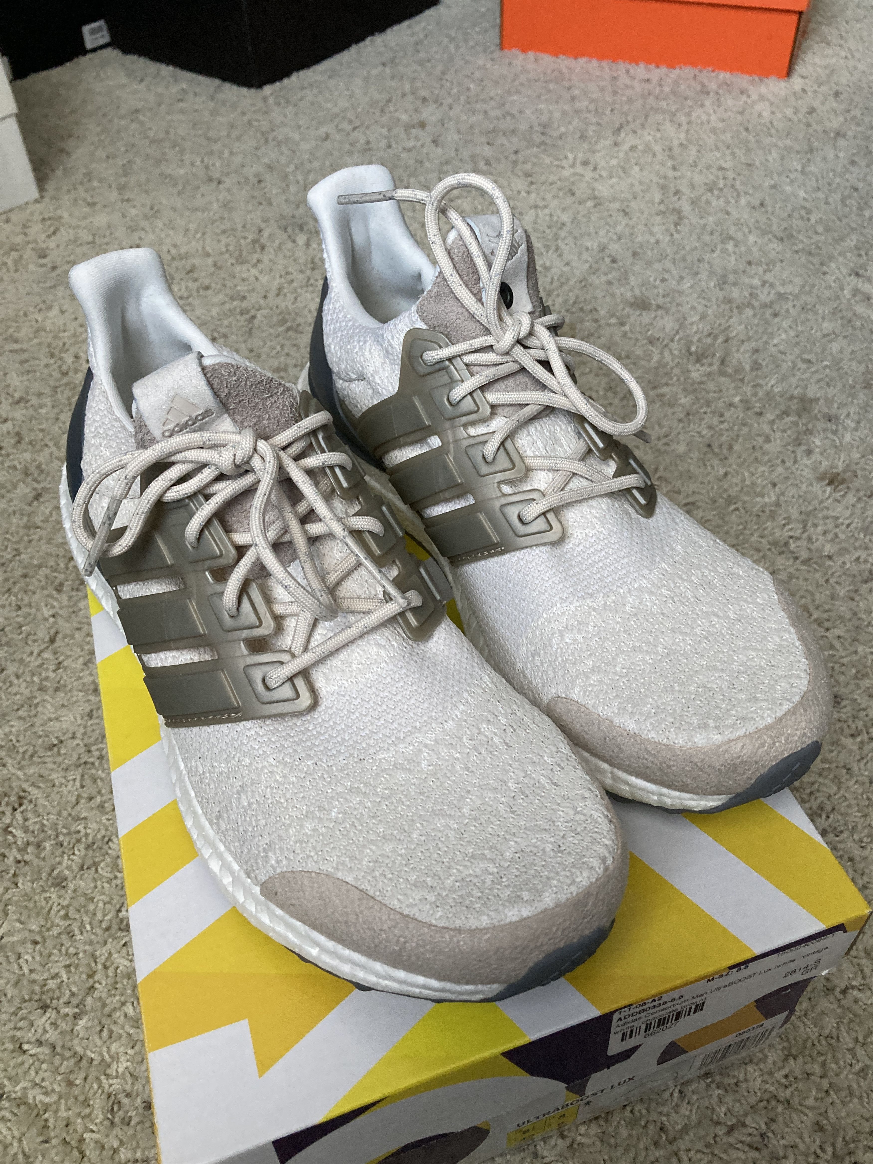 Adidas Ultraboost Lux VINTAGE WHITE/CHALK WHITE/CLEAR BROWN DB0338 Size US 8.5 / EU 41-42 - 9 Thumbnail
