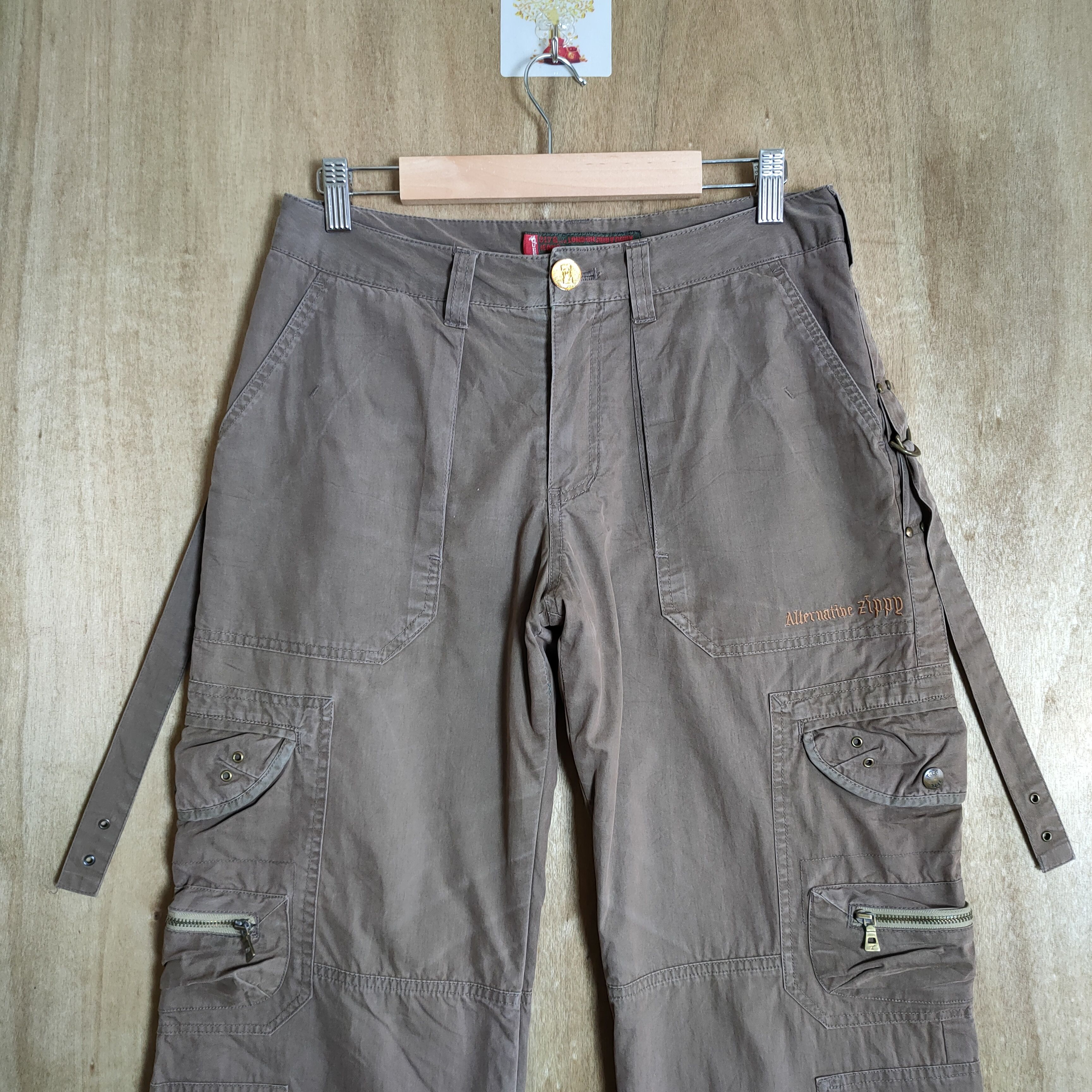 Japanese Brand JAPAN BRAND BROWN BONDAGE CARGO PANTS Size US 30 / EU 46 - 2 Thumbnail