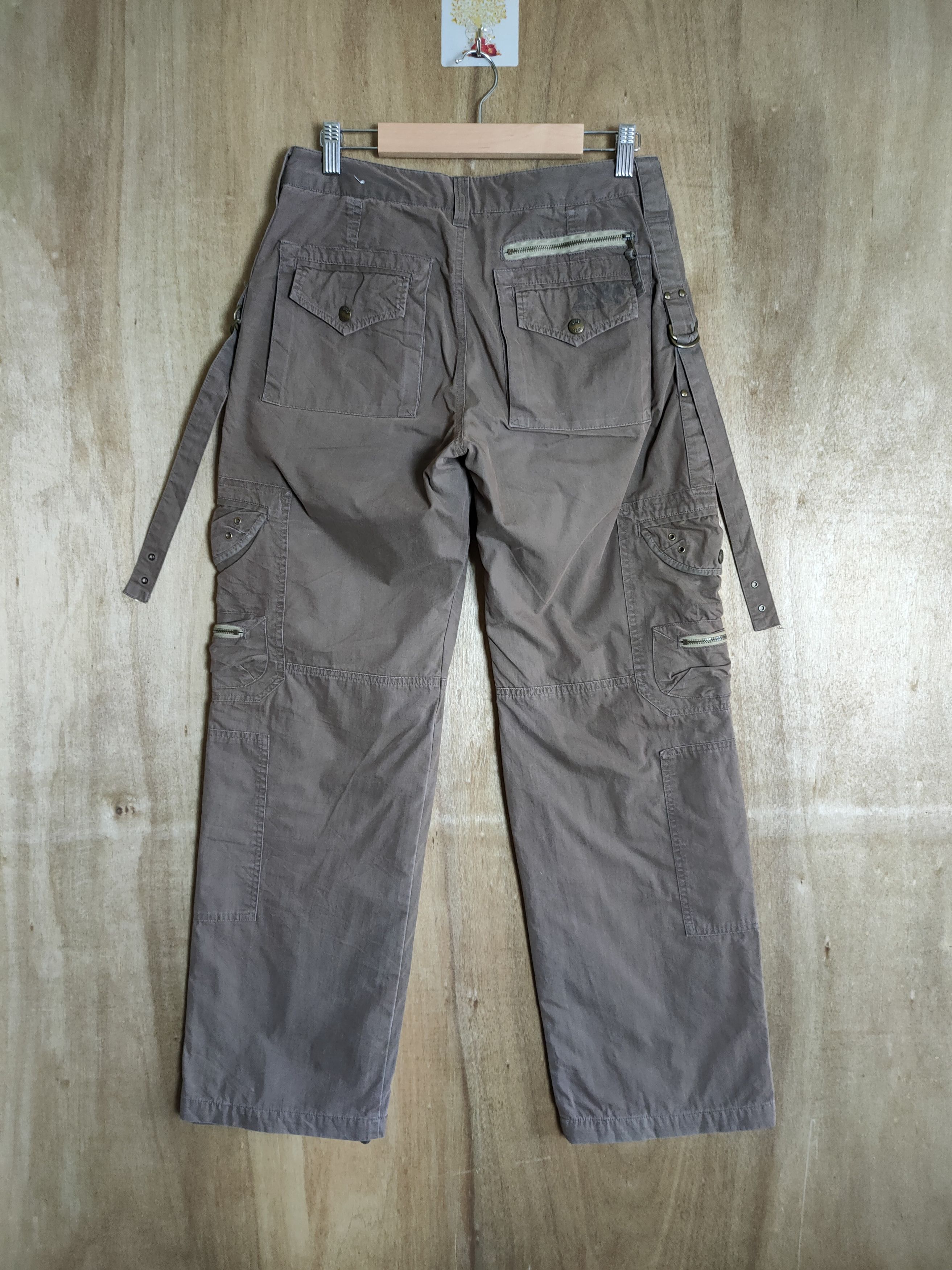 Japanese Brand JAPAN BRAND BROWN BONDAGE CARGO PANTS Size US 30 / EU 46 - 6 Thumbnail