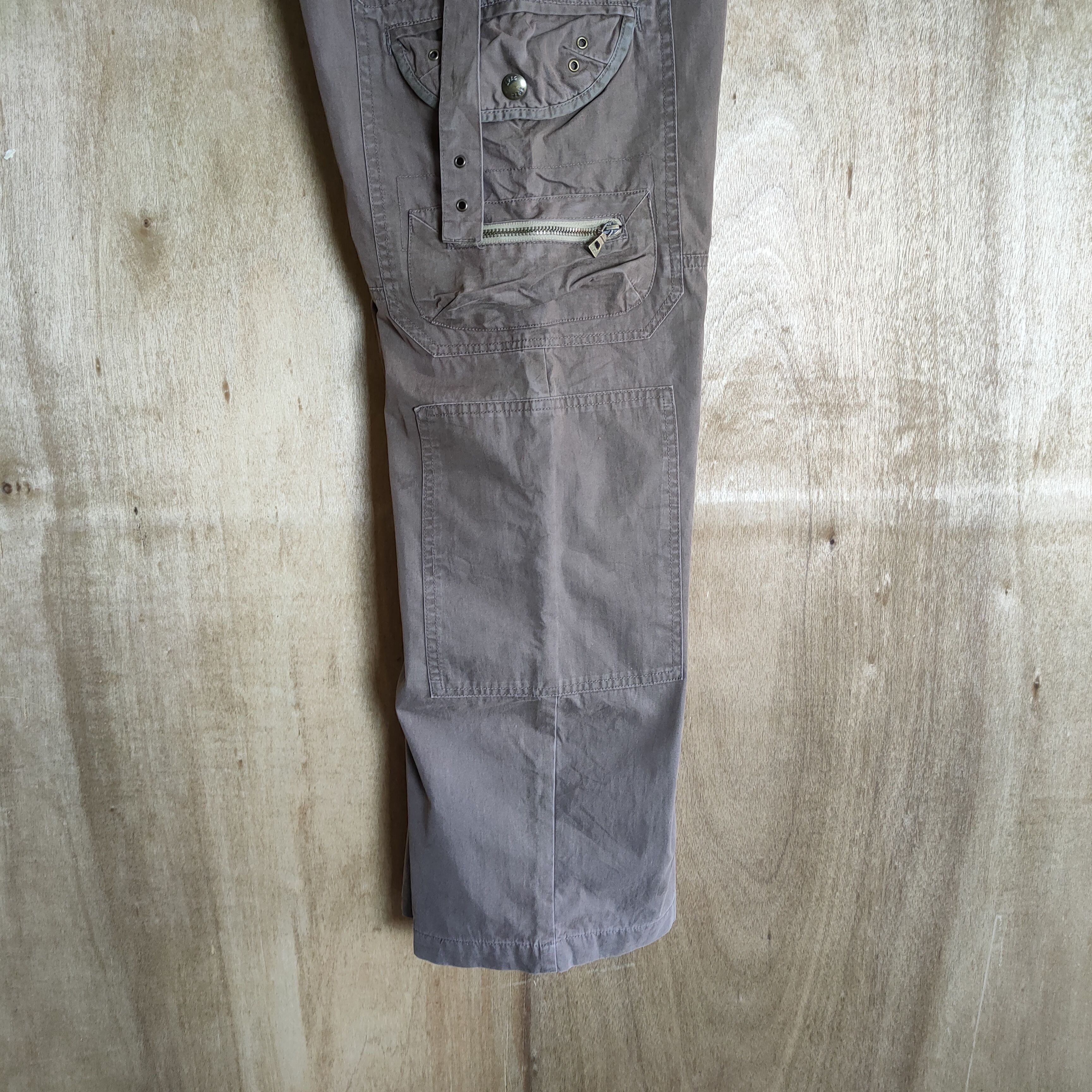 Japanese Brand JAPAN BRAND BROWN BONDAGE CARGO PANTS Size US 30 / EU 46 - 13 Thumbnail