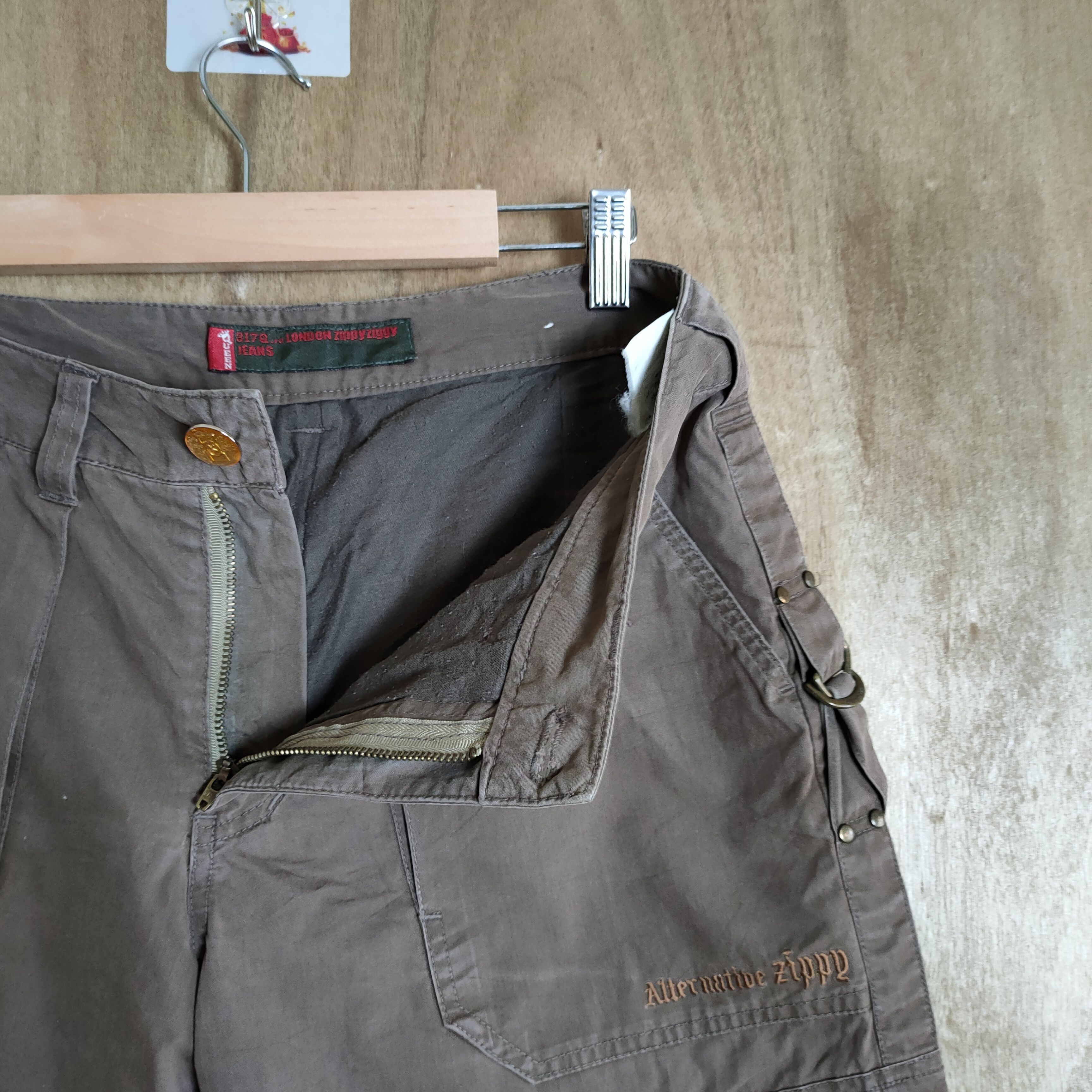 Japanese Brand JAPAN BRAND BROWN BONDAGE CARGO PANTS Size US 30 / EU 46 - 9 Thumbnail