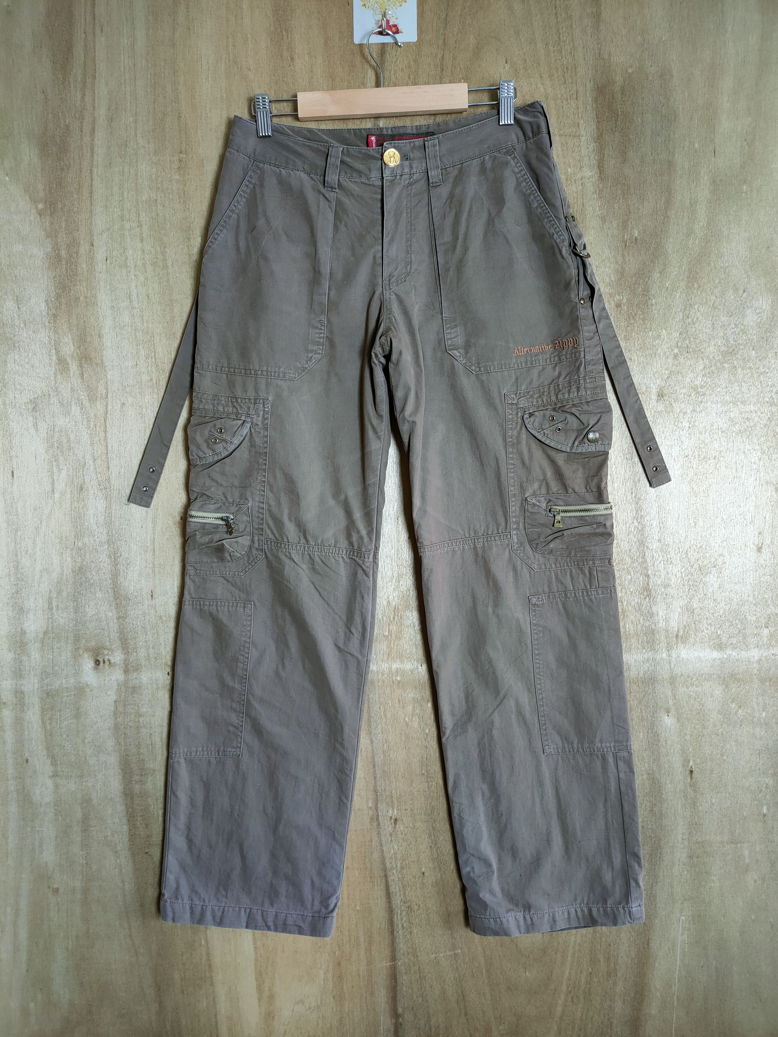 Japanese Brand JAPAN BRAND BROWN BONDAGE CARGO PANTS Size US 30 / EU 46 - 1 Thumbnail