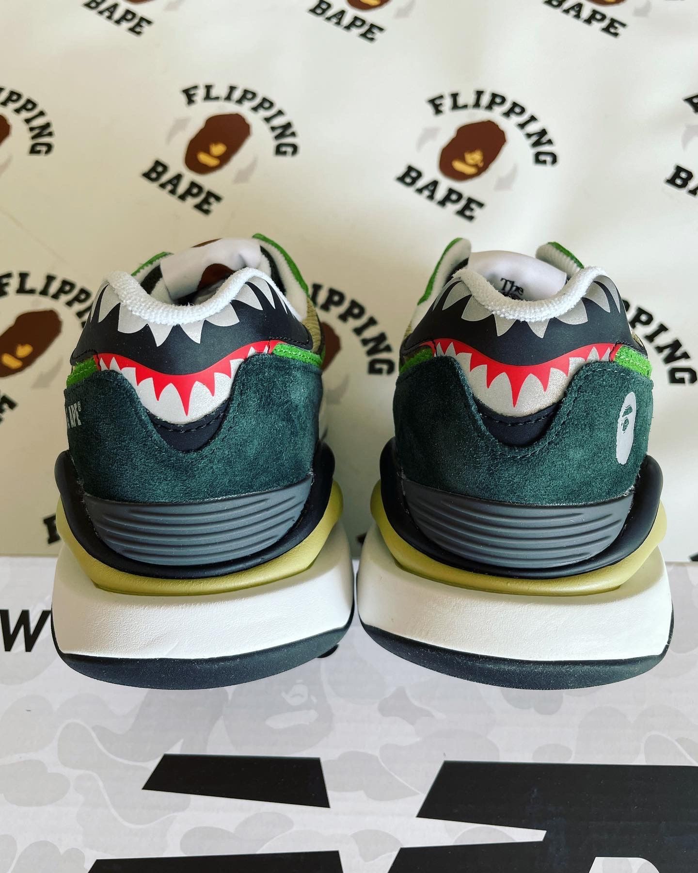 Bape × New Balance BAPE X NEW BALANCE 5740 Size US 8.5 / EU 41-42 - 4 Thumbnail