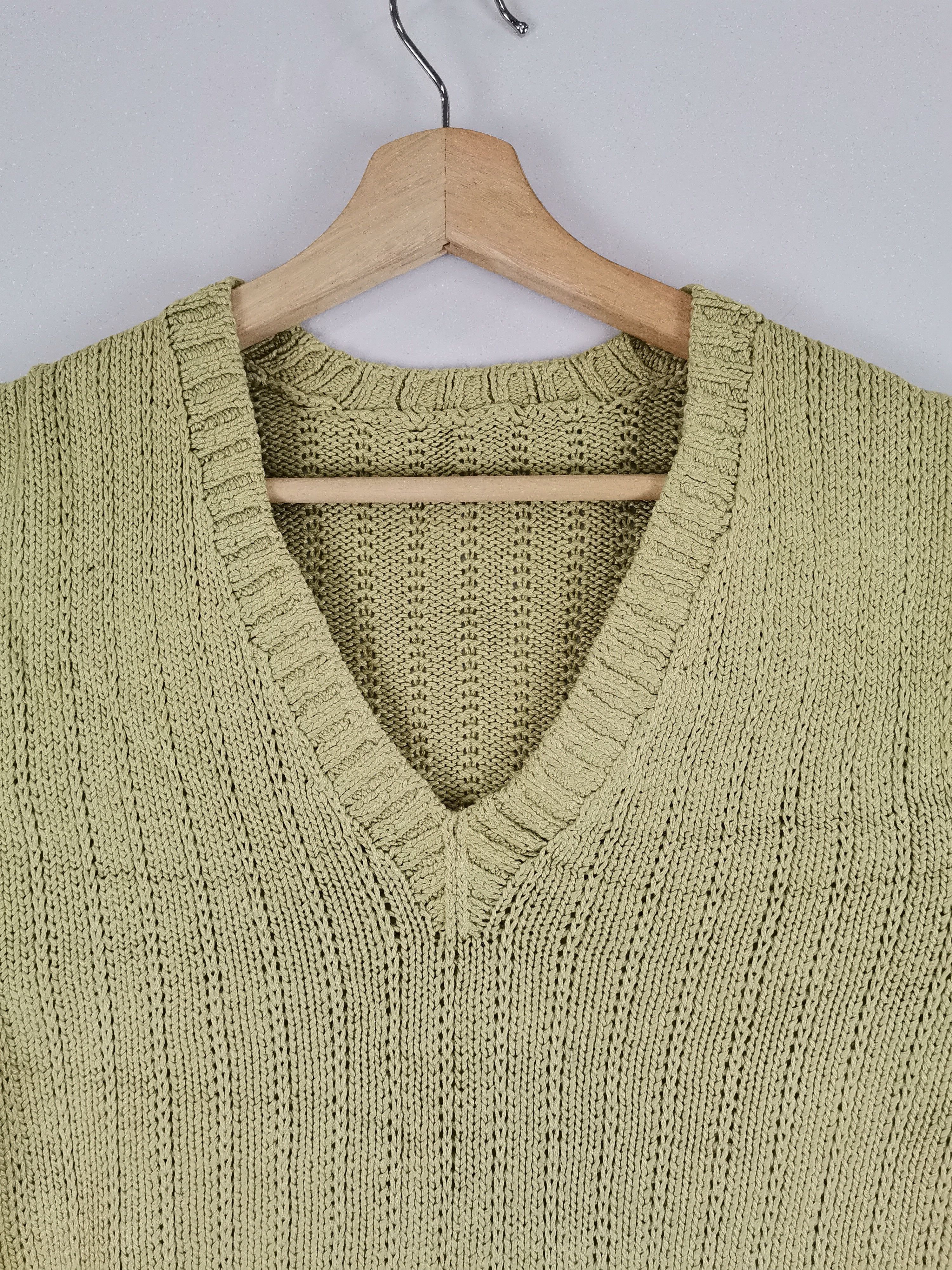 Other Vintage V Neck Sleeveless Cable Knit vest Size US M / EU 48-50 / 2 - 2 Thumbnail