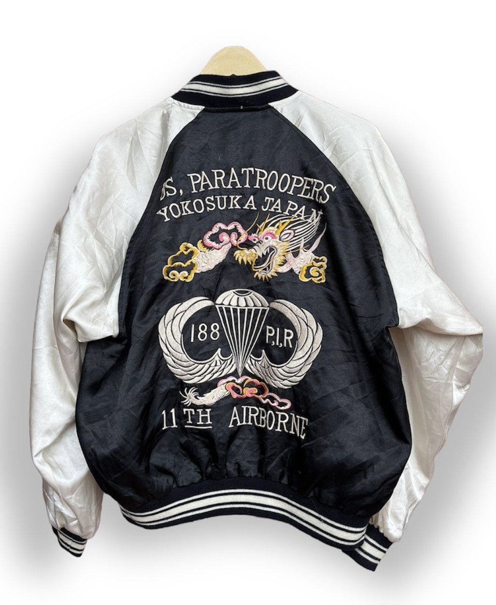 Vintage Vintage WW2 US Paratroopers 11th Airbone Sukajan Jacket Size US L / EU 52-54 / 3 - 1 Thumbnail
