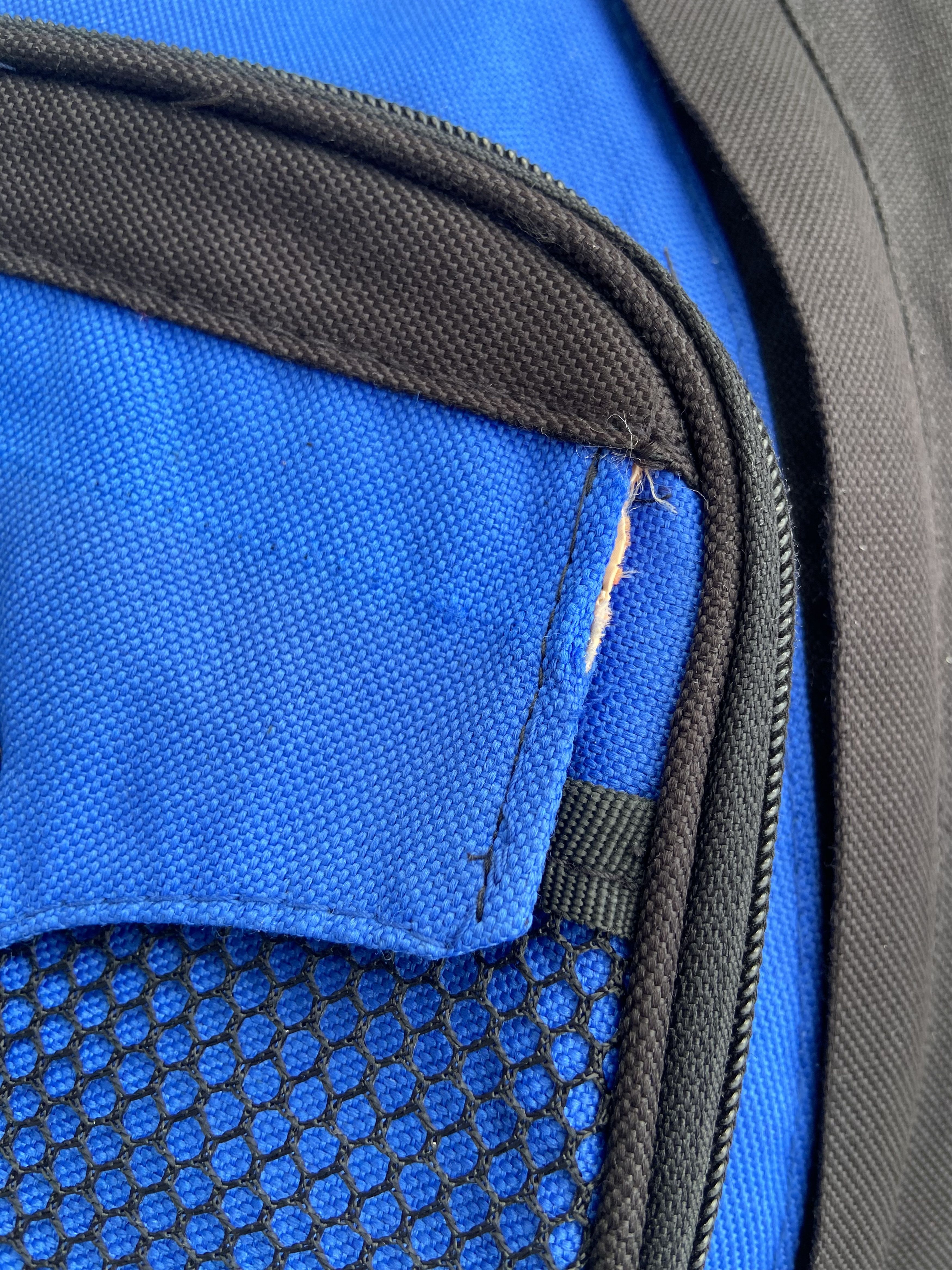 Oakley × Outdoor Life × Vintage Oakley sling bag vintage Y2K