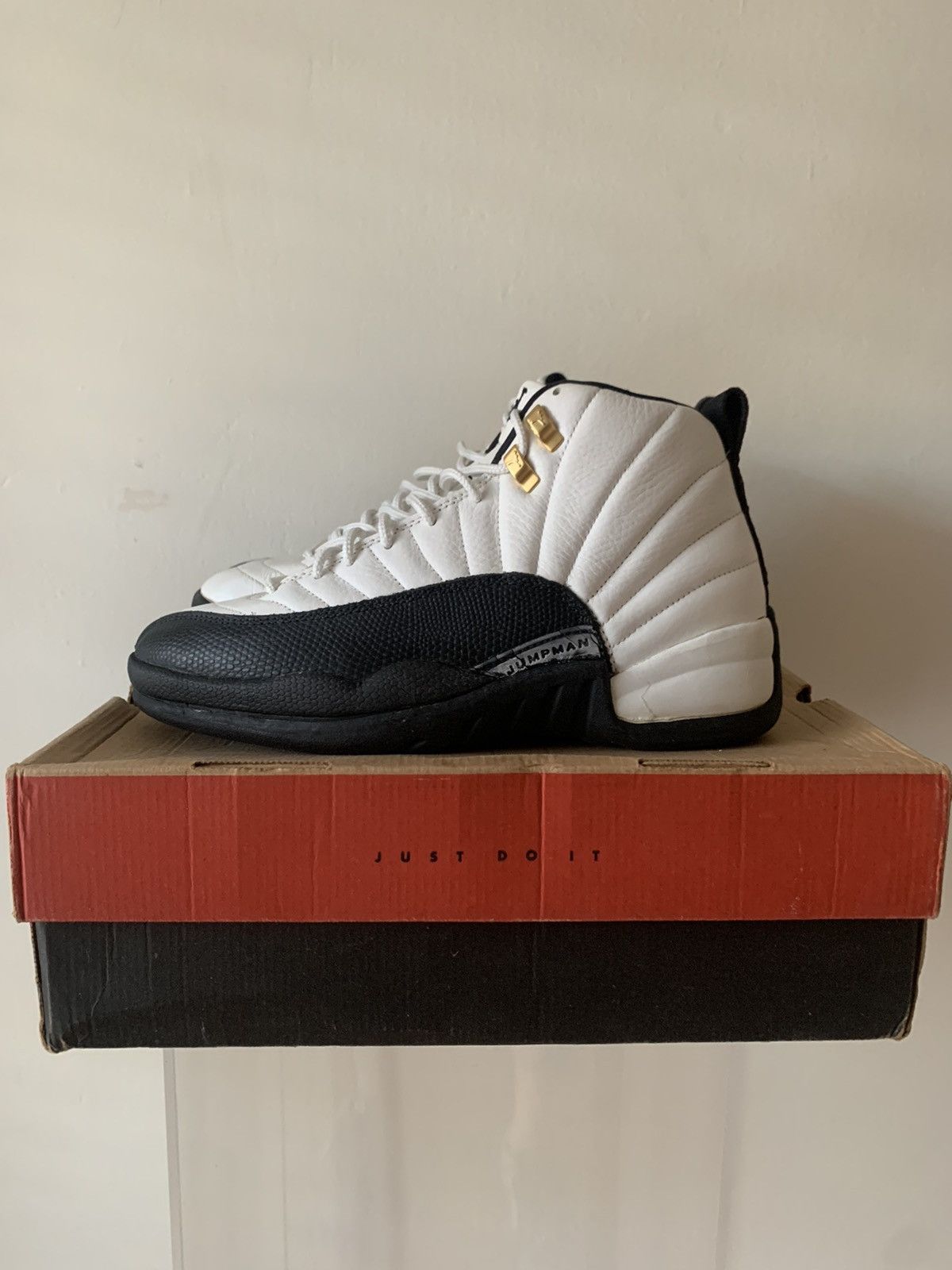 Jordan Brand OG Taxi 12 1996 Size US 9.5 / EU 42-43 - 1 Thumbnail