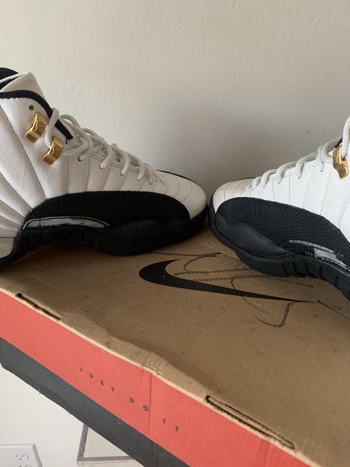 Jordan Brand OG Taxi 12 1996 Size US 9.5 / EU 42-43 - 7 Thumbnail
