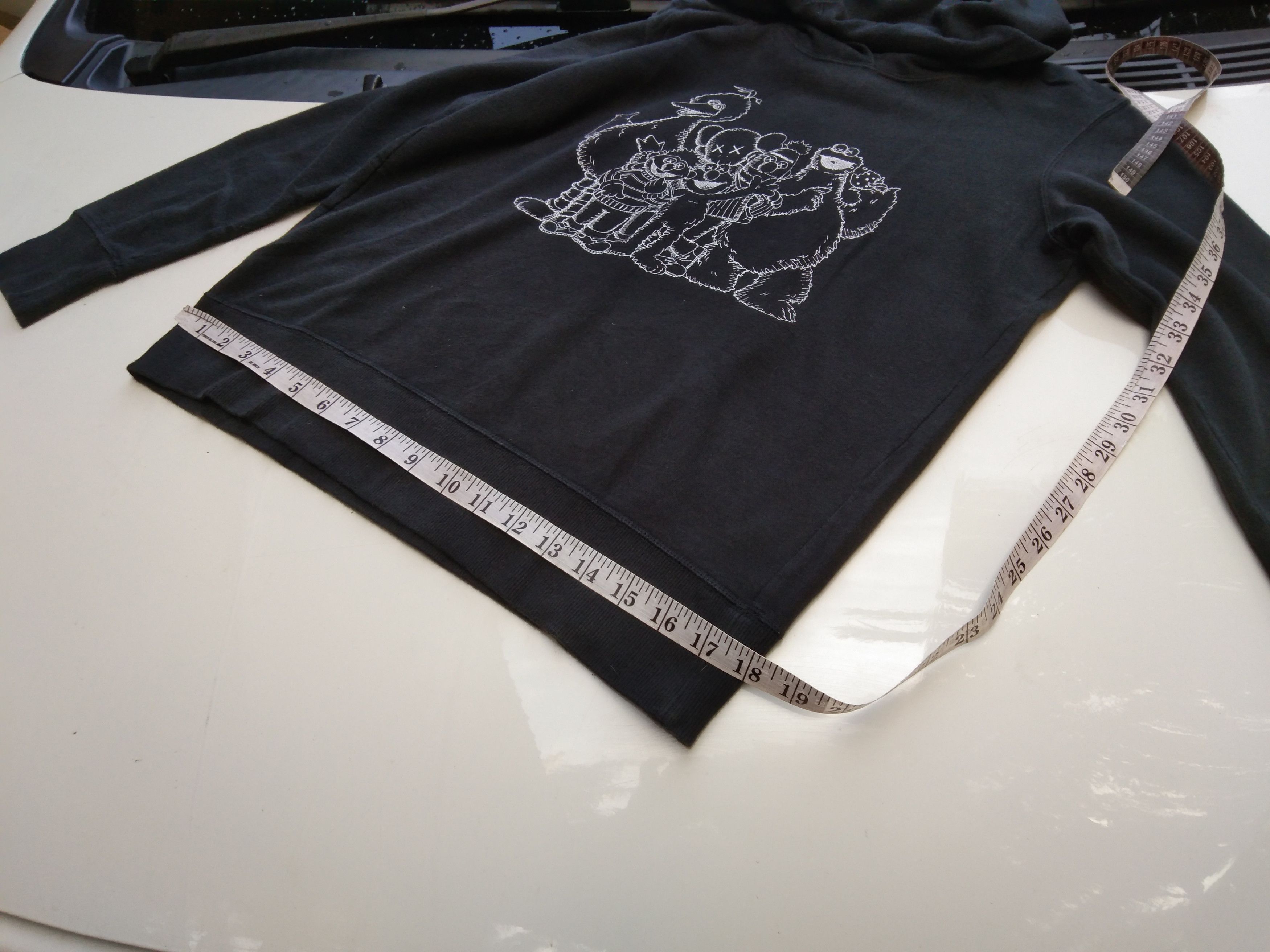 Kaws × Uniqlo VINTAGE KAWS x SASAME STREET SWEATSHIRT HOODIE Size US M / EU 48-50 / 2 - 13 Thumbnail