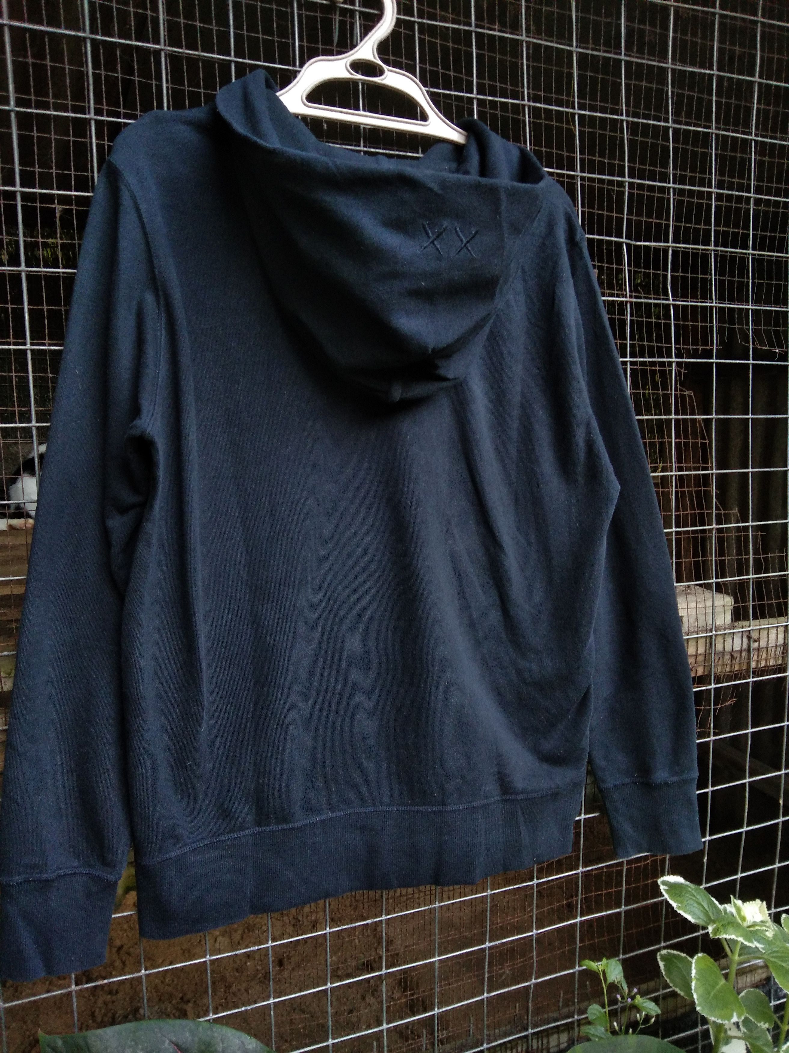 Kaws × Uniqlo VINTAGE KAWS x SASAME STREET SWEATSHIRT HOODIE Size US M / EU 48-50 / 2 - 6 Thumbnail