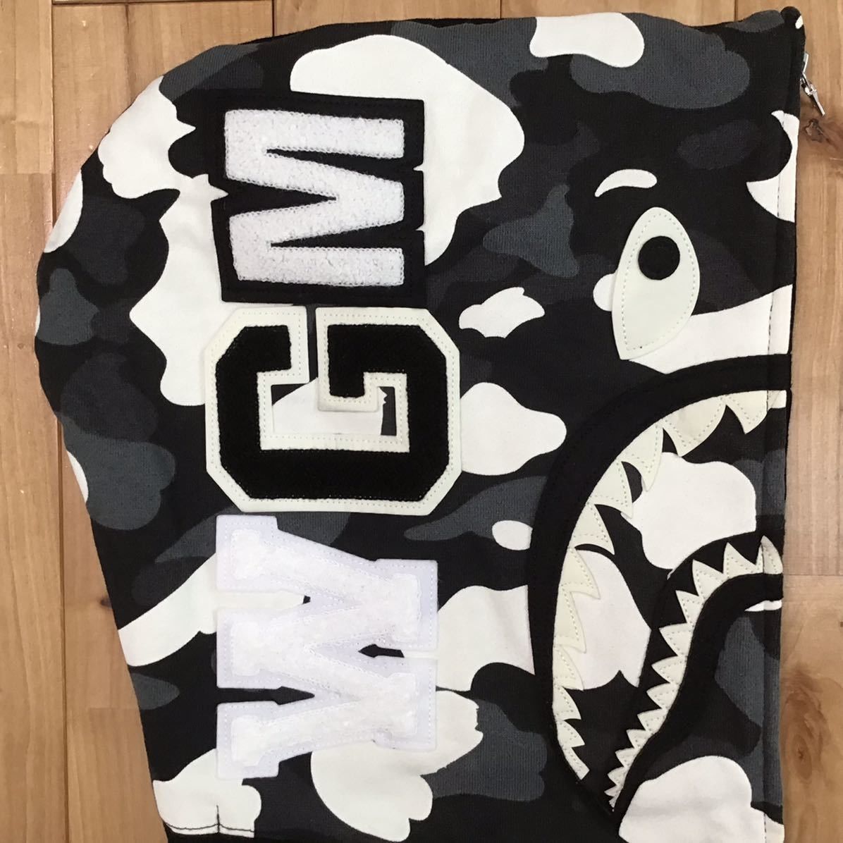 Bape 💫Glow in the dark💫 BAPE City camo Shark full zip hoodie Size US M / EU 48-50 / 2 - 4 Thumbnail