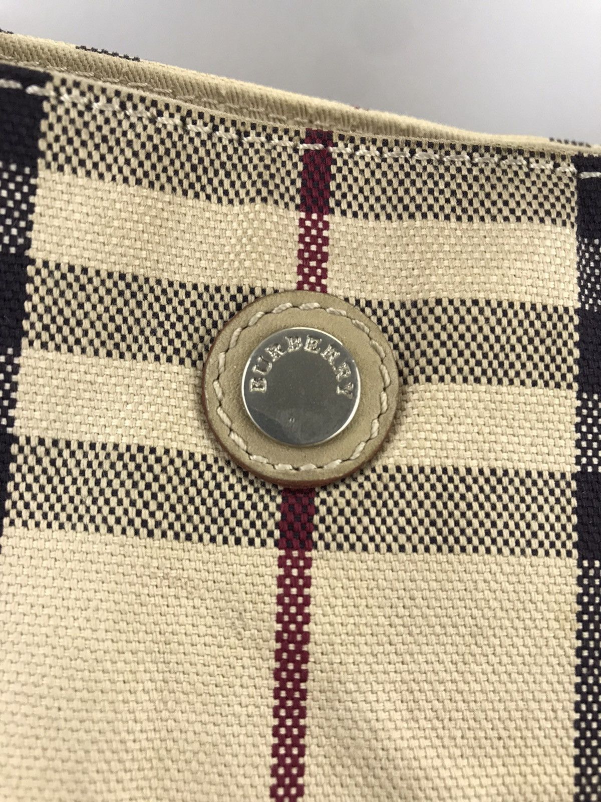 Burberry 🔥Hot item🔥Authentic Burberry Nova Check Handbag Size ONE SIZE - 4 Thumbnail