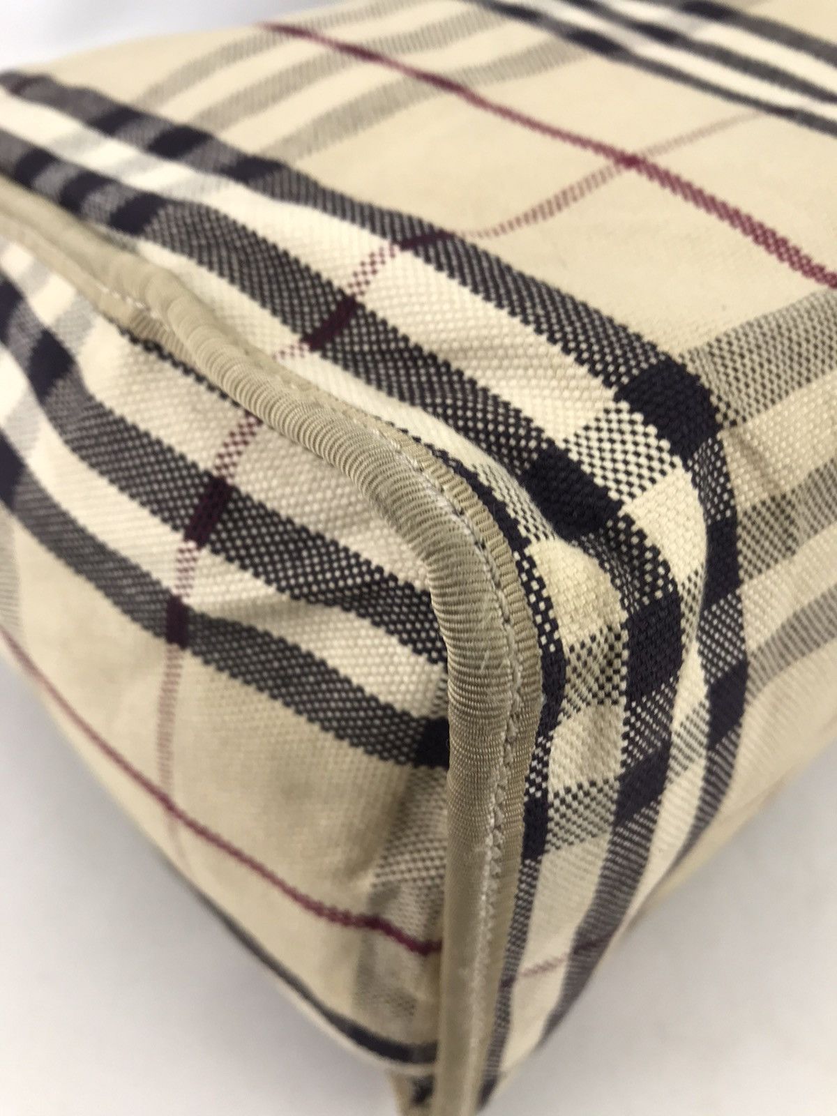 Burberry 🔥Hot item🔥Authentic Burberry Nova Check Handbag Size ONE SIZE - 9 Thumbnail