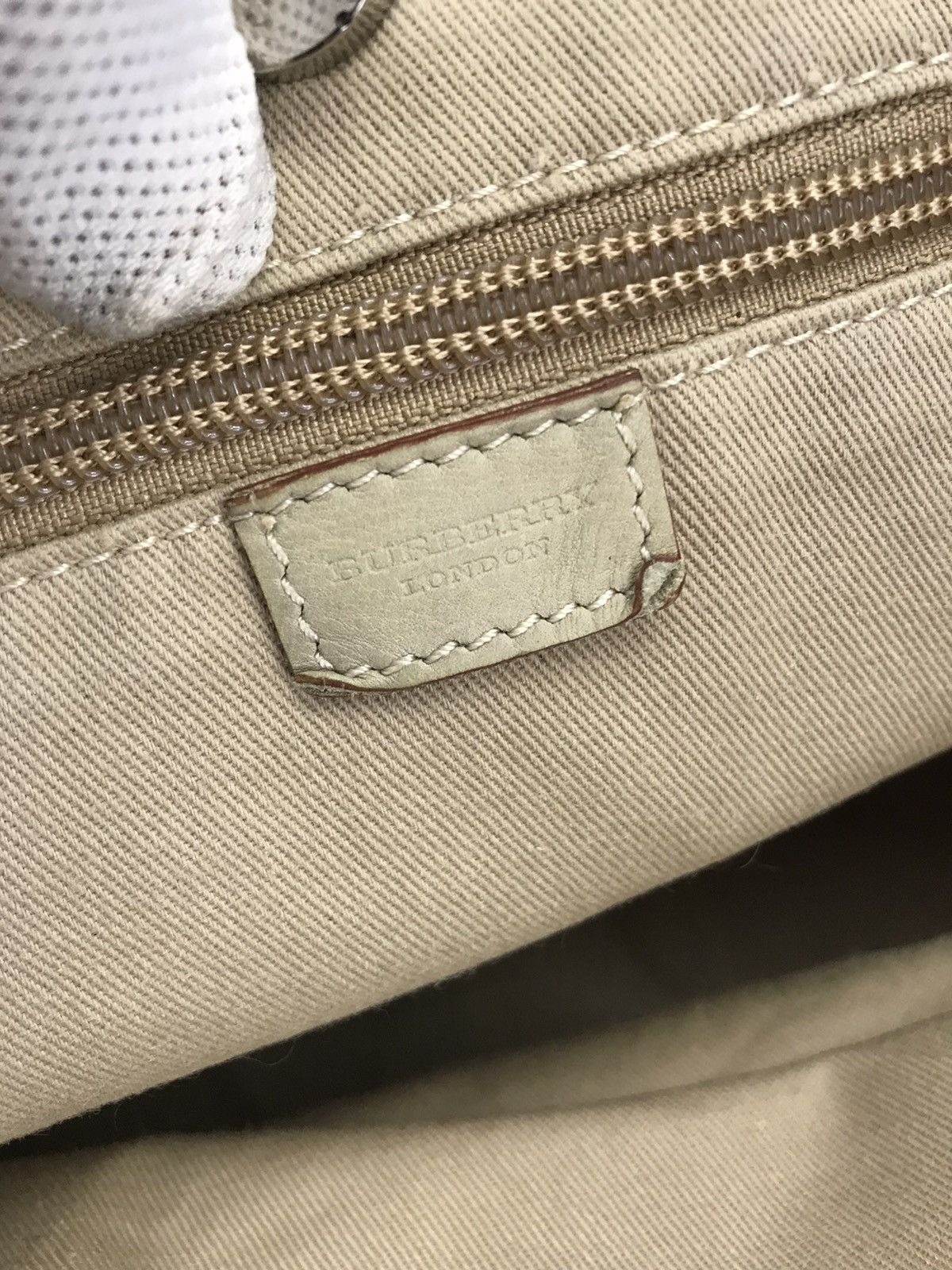 Burberry 🔥Hot item🔥Authentic Burberry Nova Check Handbag Size ONE SIZE - 19 Thumbnail