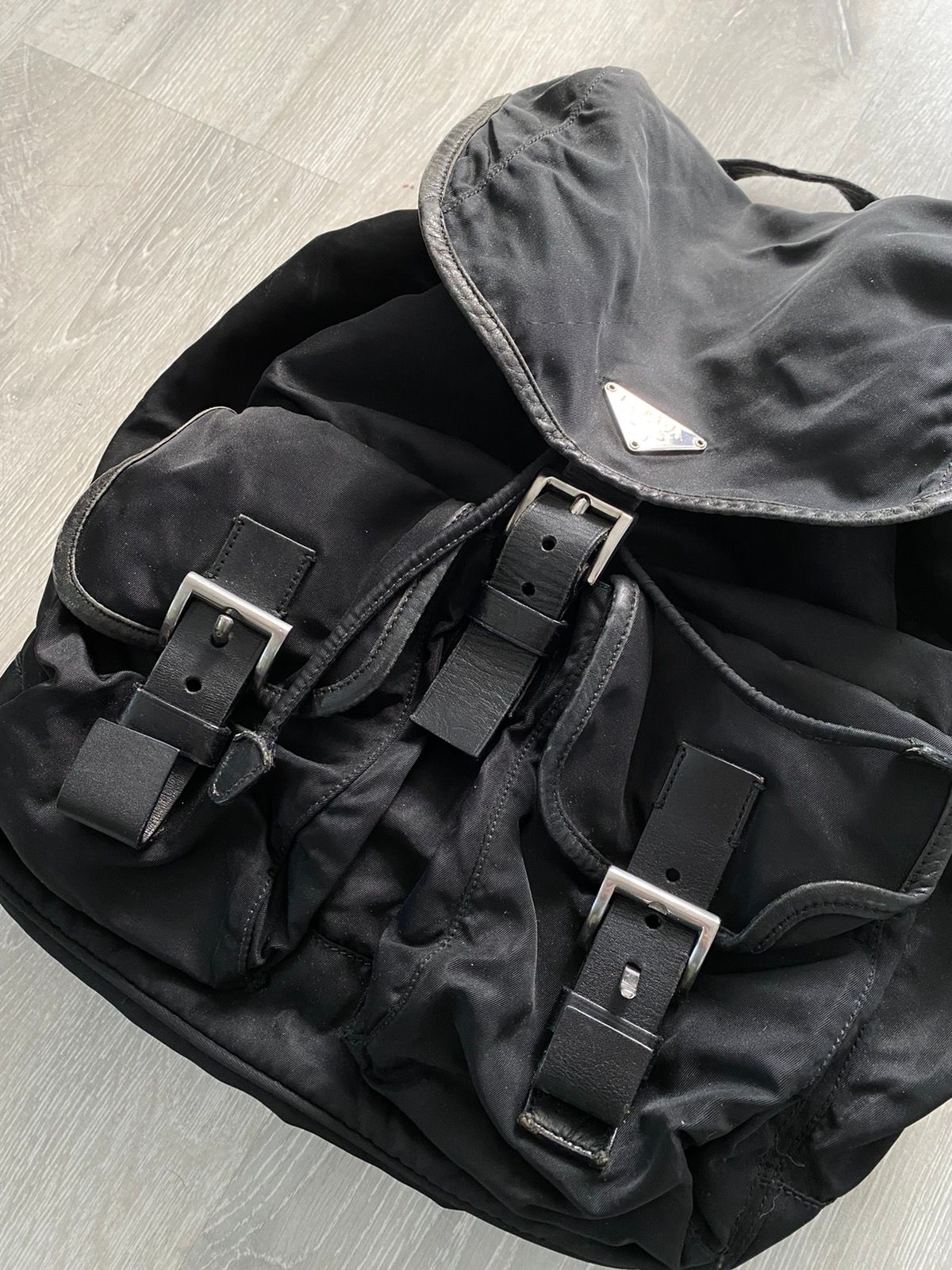 Vintage Vintage Prada Black Nylon Vela Backpack Size ONE SIZE - 2 Preview