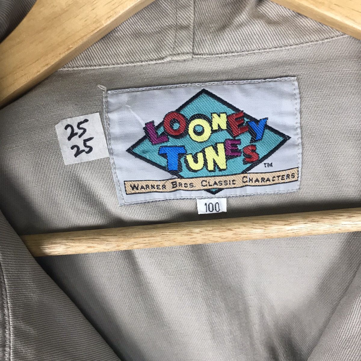 Vintage × Warner Bros Vintage 90s Looney Tunes Warner Bros Bugs Bunny With Hoodie Size US L / EU 52-54 / 3 - 7 Thumbnail