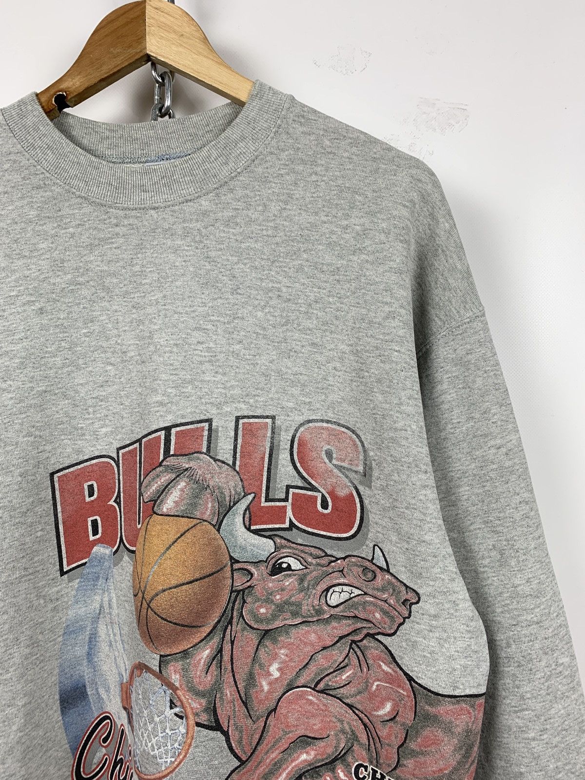 NBA 90s Vintage Chicago Bulls NBA Sweatshirt Size US XL / EU 56 / 4 - 5 Thumbnail