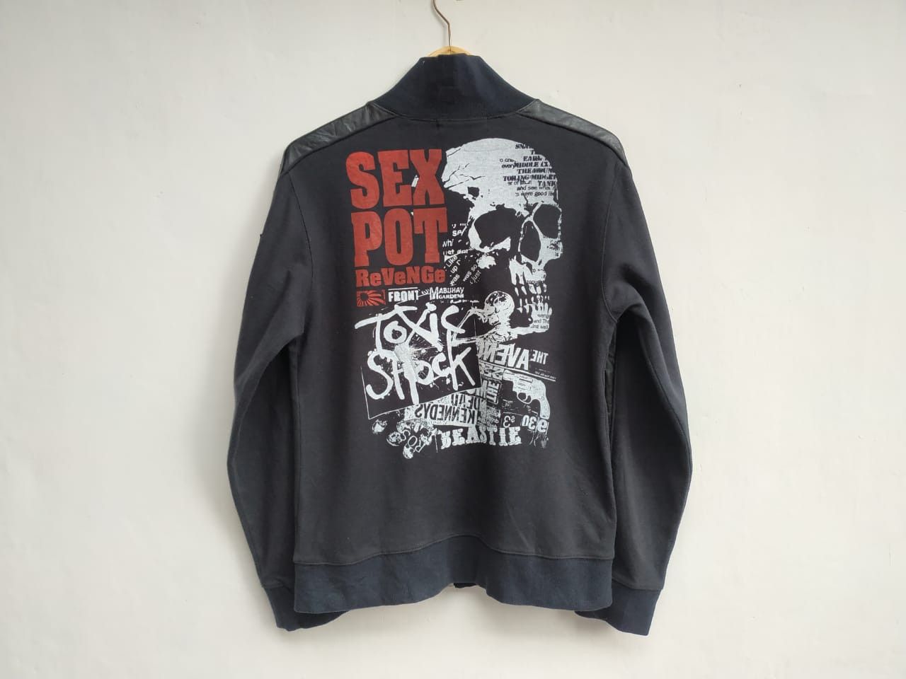 Japanese Brand Sexpot Revenge Skull Tracktop Size US M / EU 48-50 / 2 - 1 Thumbnail