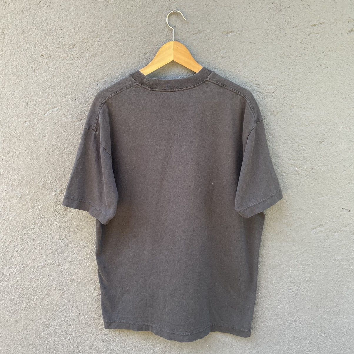 Uniqlo Thrashed Faded Uniqlo ERD GRUNGE GHOST POCKET GRAIL TEE Size US L / EU 52-54 / 3 - 2 Thumbnail