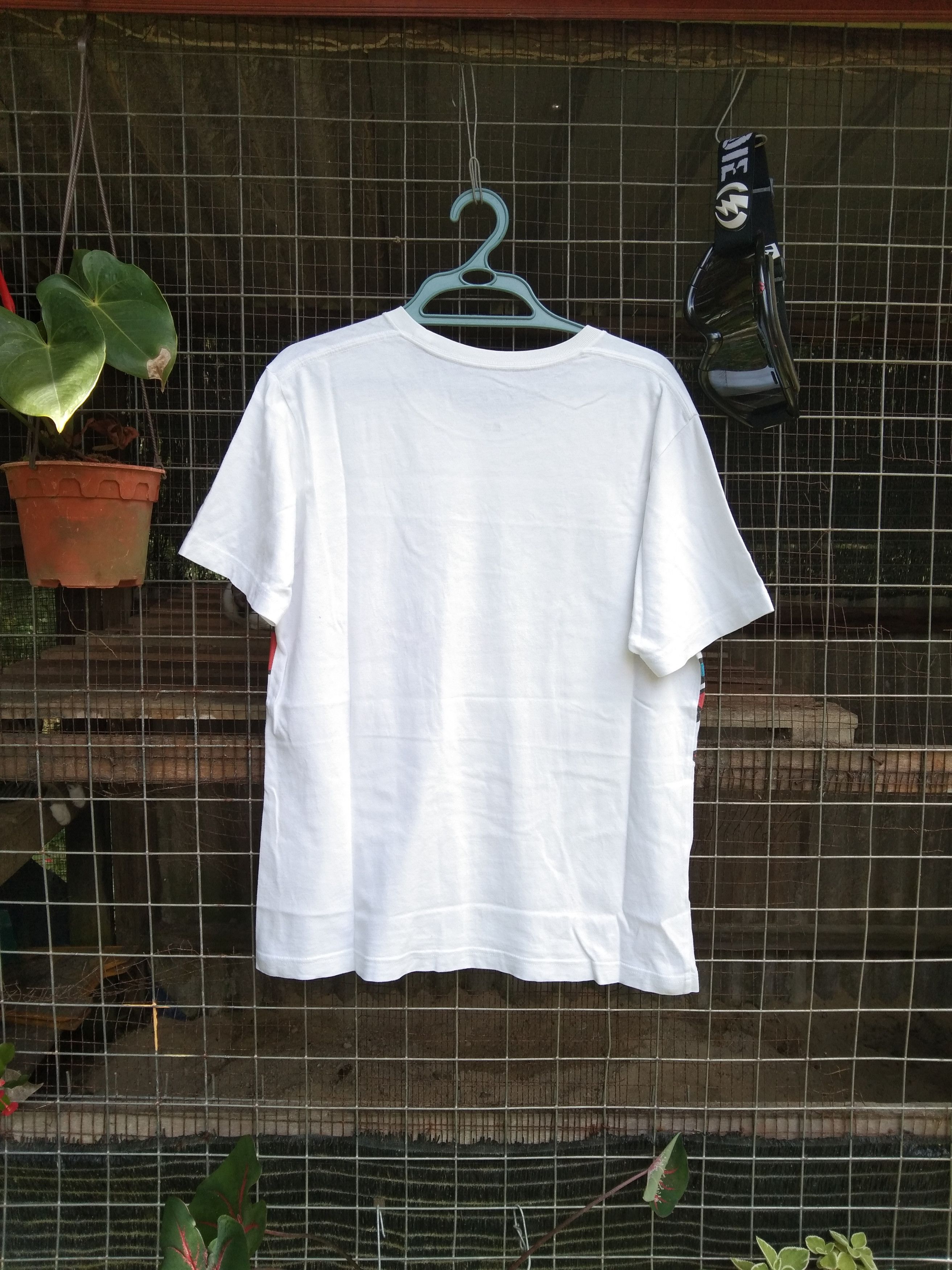 Keith Haring × Uniqlo KEITH HARING AMERICAN ART OF THE 80's T-SHIRT Size US M / EU 48-50 / 2 - 4 Thumbnail