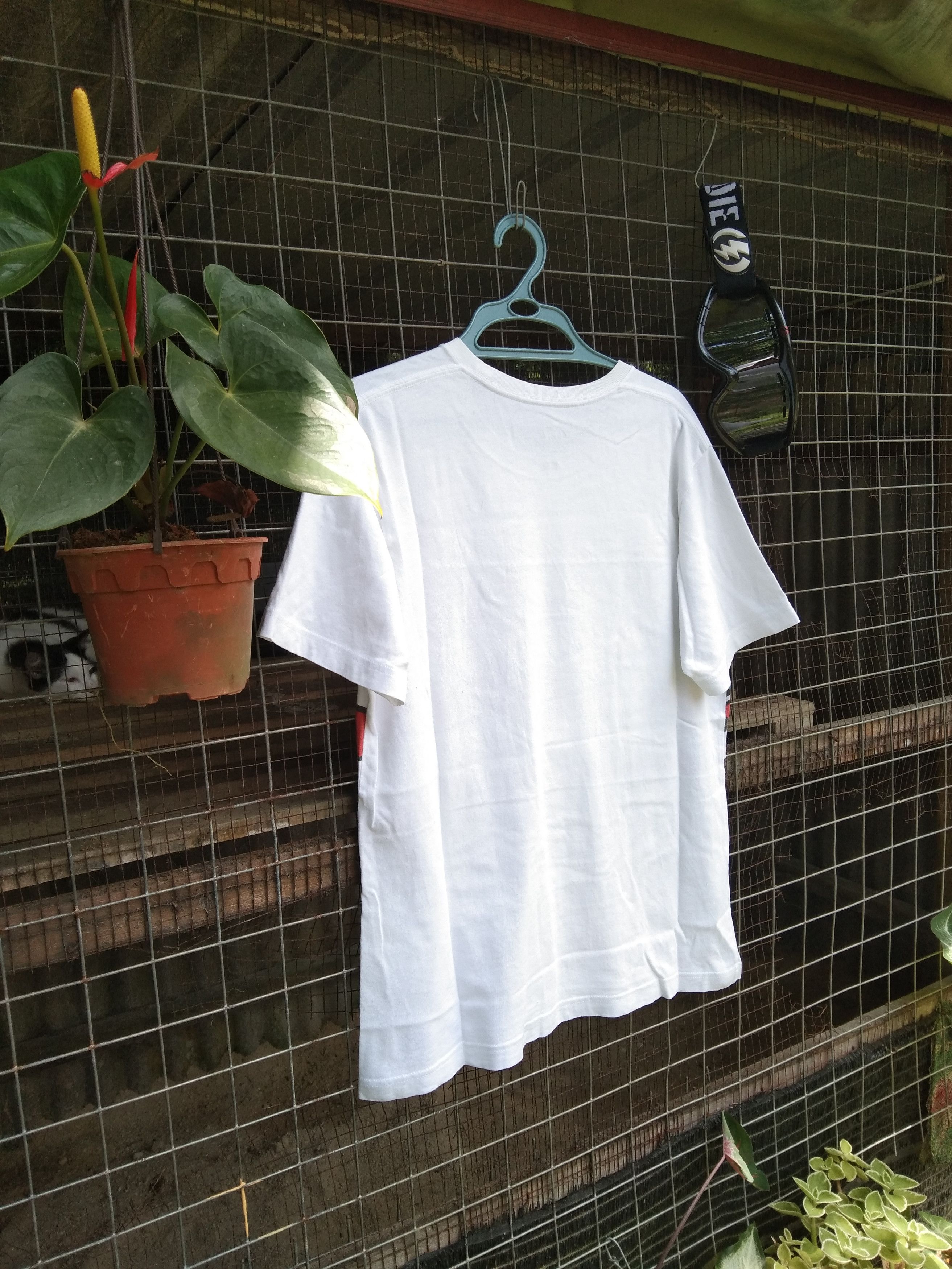 Keith Haring × Uniqlo KEITH HARING AMERICAN ART OF THE 80's T-SHIRT Size US M / EU 48-50 / 2 - 5 Thumbnail