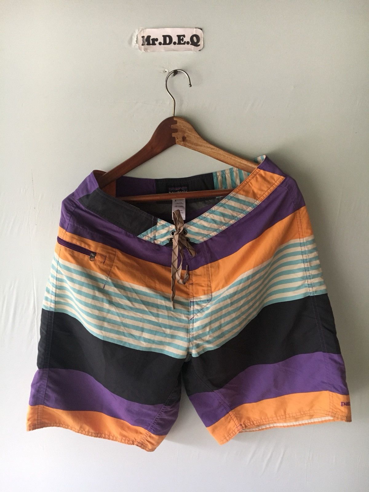 Patagonia Patagonia Full Print Size 33 Short Pants Size US 33 - 1 Thumbnail