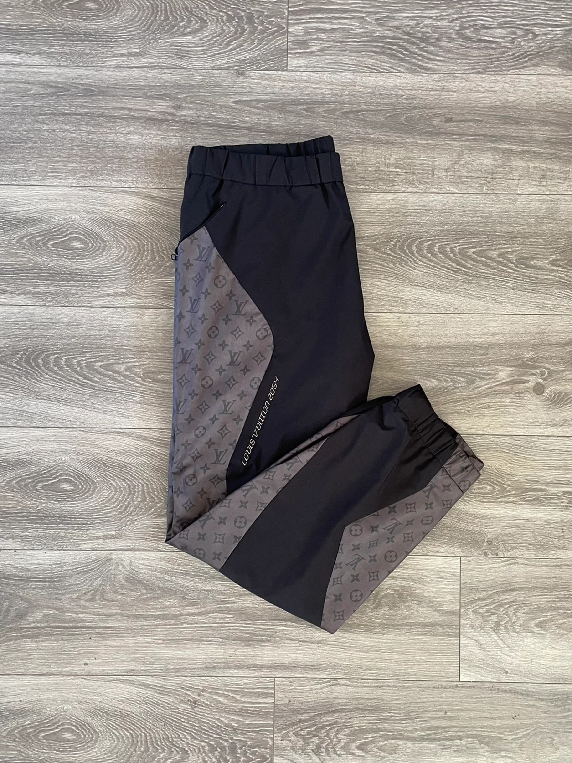 Image of Louis Vuitton 2054 Reactive Pants in Black/Silver, Men's (Size 36)