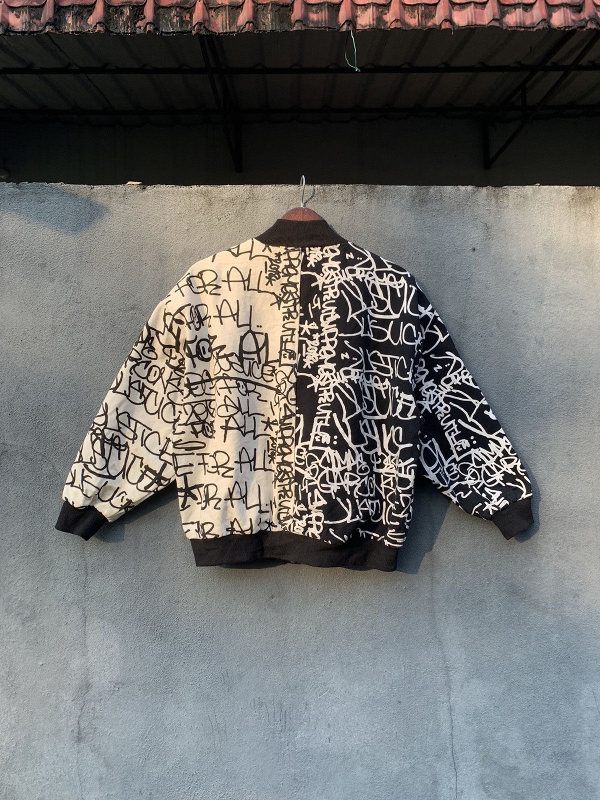 Japanese Brand Japanese Brand Beautiful Art tee Bomber Jacket By KUI(woman) Size US S / EU 44-46 / 1 - 6 Thumbnail