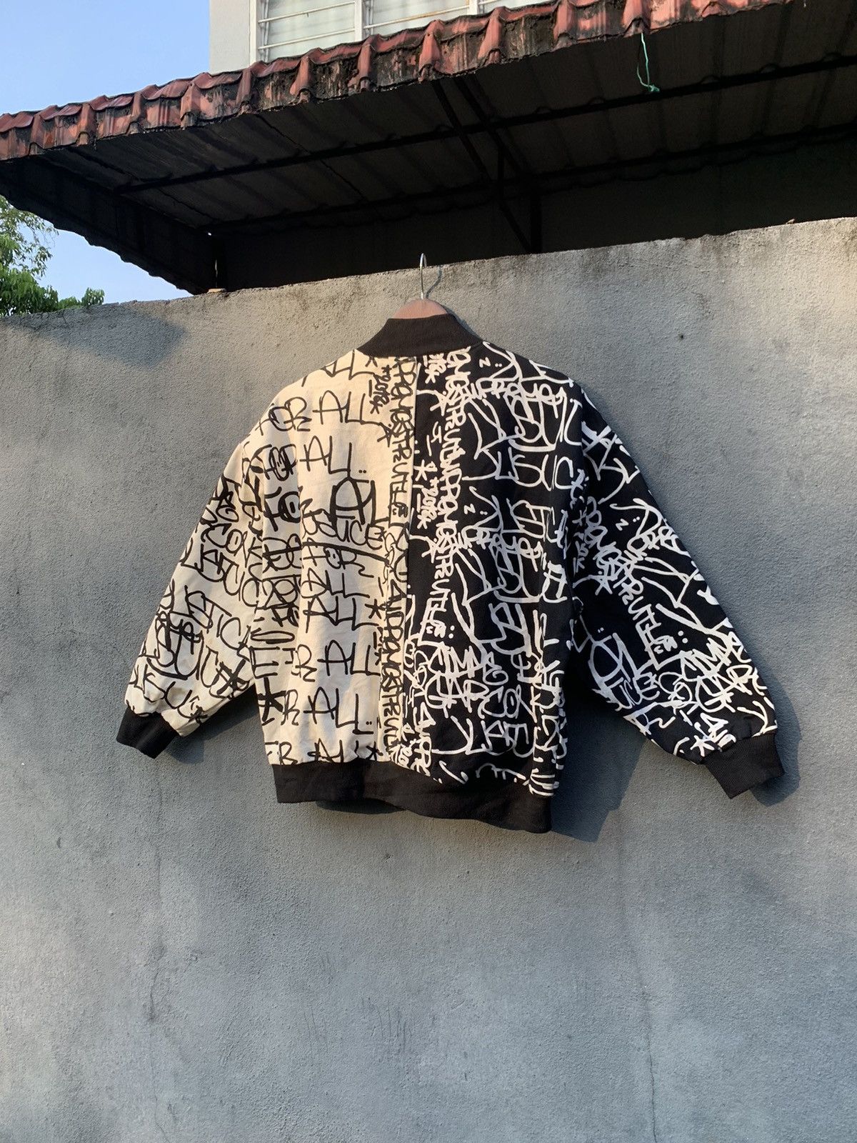 Japanese Brand Japanese Brand Beautiful Art tee Bomber Jacket By KUI(woman) Size US S / EU 44-46 / 1 - 11 Thumbnail