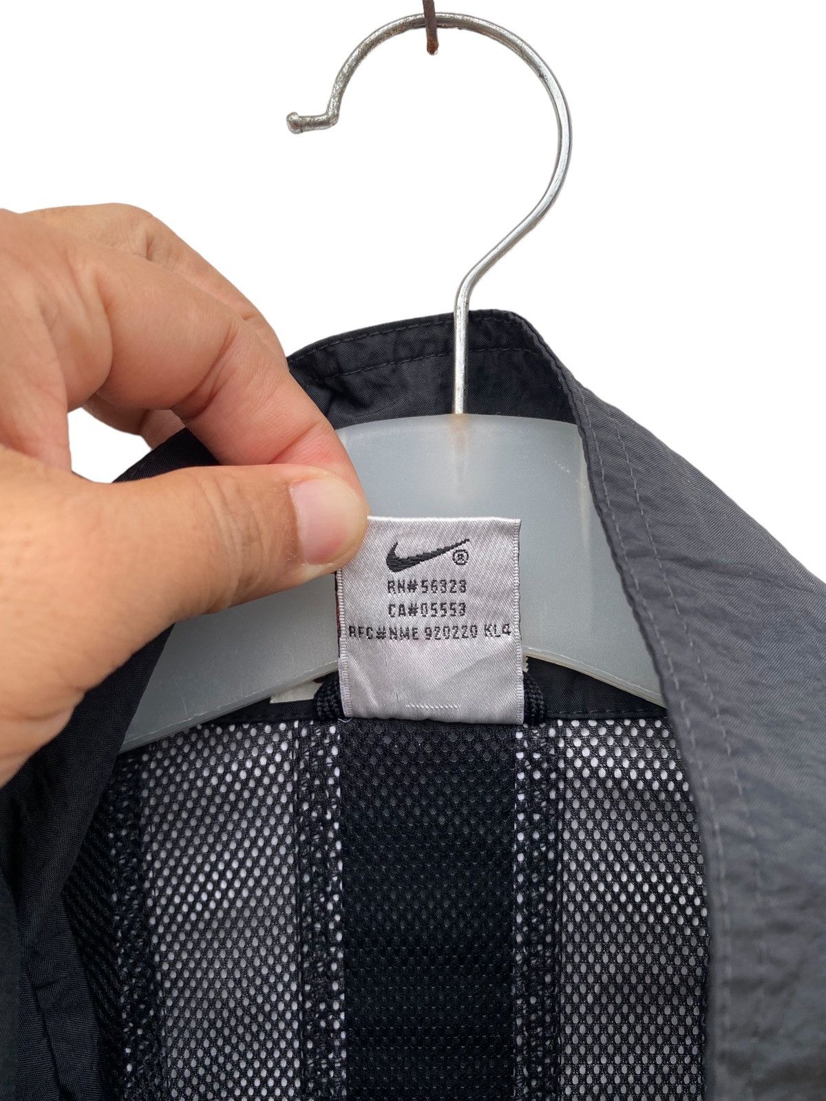 Nike Vintage Nike Anarok Windbreaker jacket Size US L / EU 52-54 / 3 - 3 Thumbnail