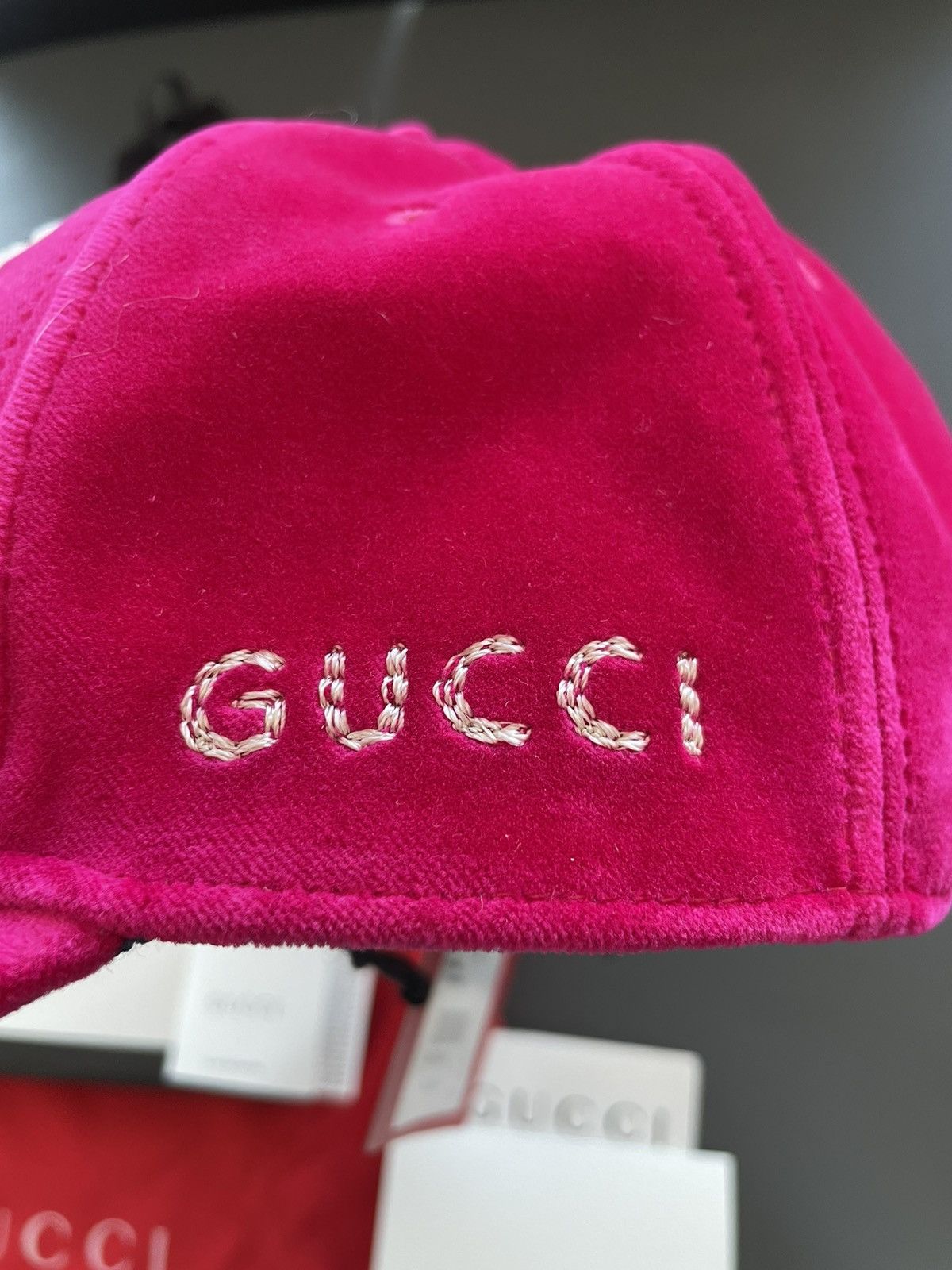 Gucci × New York Yankees Super Rare Brand NEW Runway Velvet Gucci x Yankees Logo Hat Size ONE SIZE - 19 Thumbnail