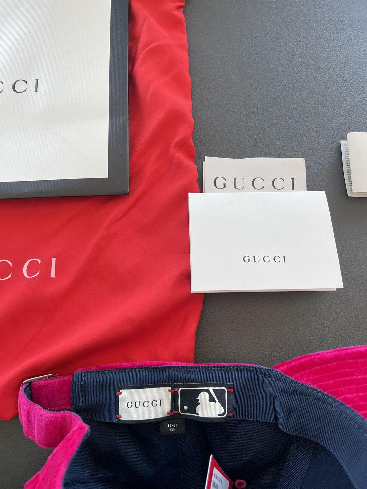 Gucci × New York Yankees Super Rare Brand NEW Runway Velvet Gucci x Yankees Logo Hat Size ONE SIZE - 7 Thumbnail