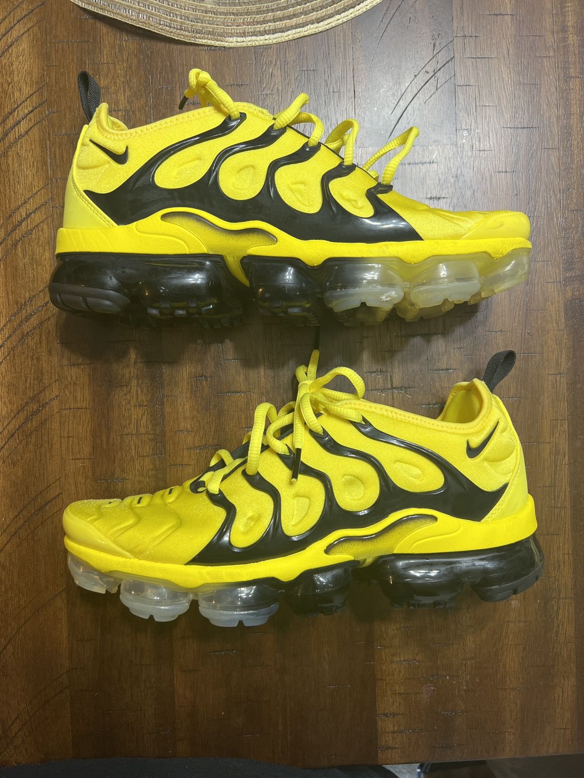 vapormax plus bumblebee