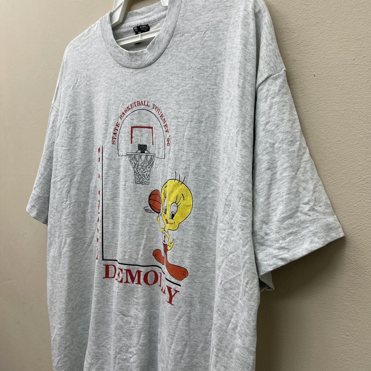 Disney VINTAGE TWEETY ILLINOIS DEMOLAY STATE BASKETBALL Size US XXL / EU 58 / 5 - 3 Thumbnail