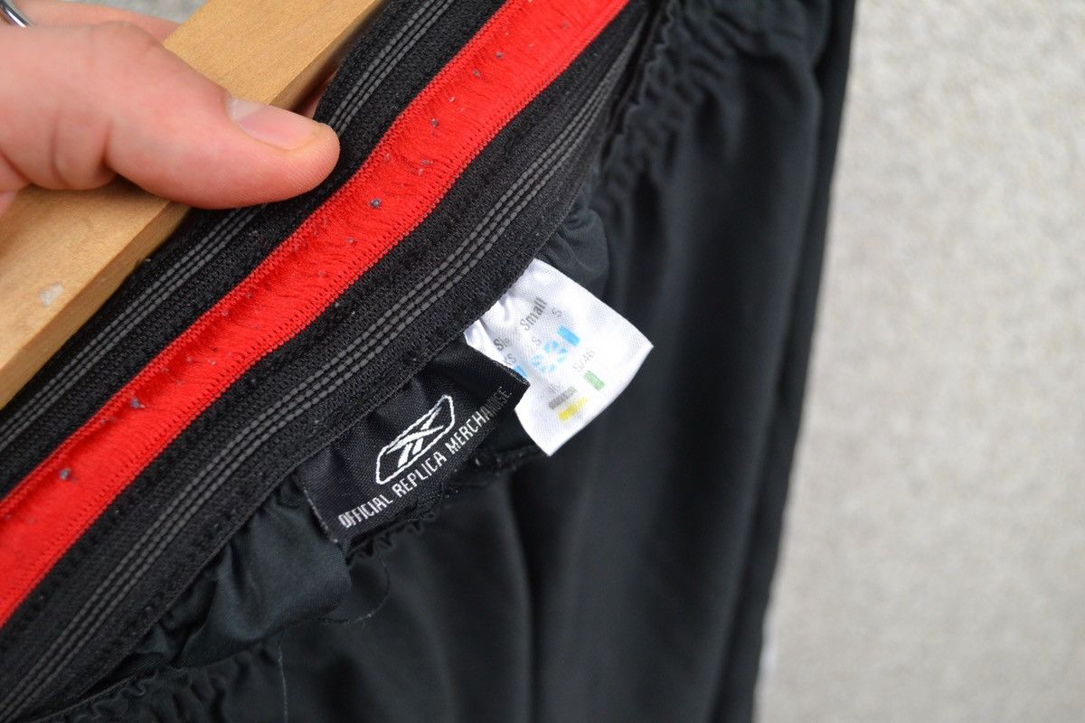 Reebok × Vintage Vintage Manchester City 2003 2004 2005 shorts soccer Reebok Size US 26 / EU 42 - 5 Thumbnail